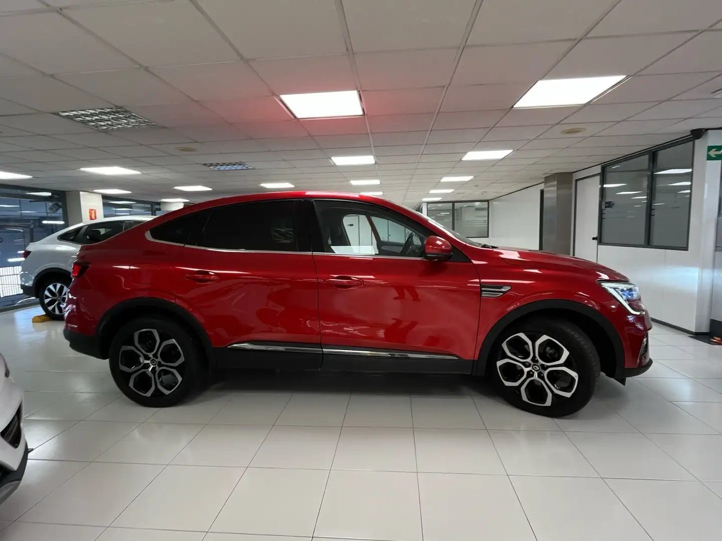 Renault Arkana 1.6 E-Tech Zen 105kW Rojo - 2