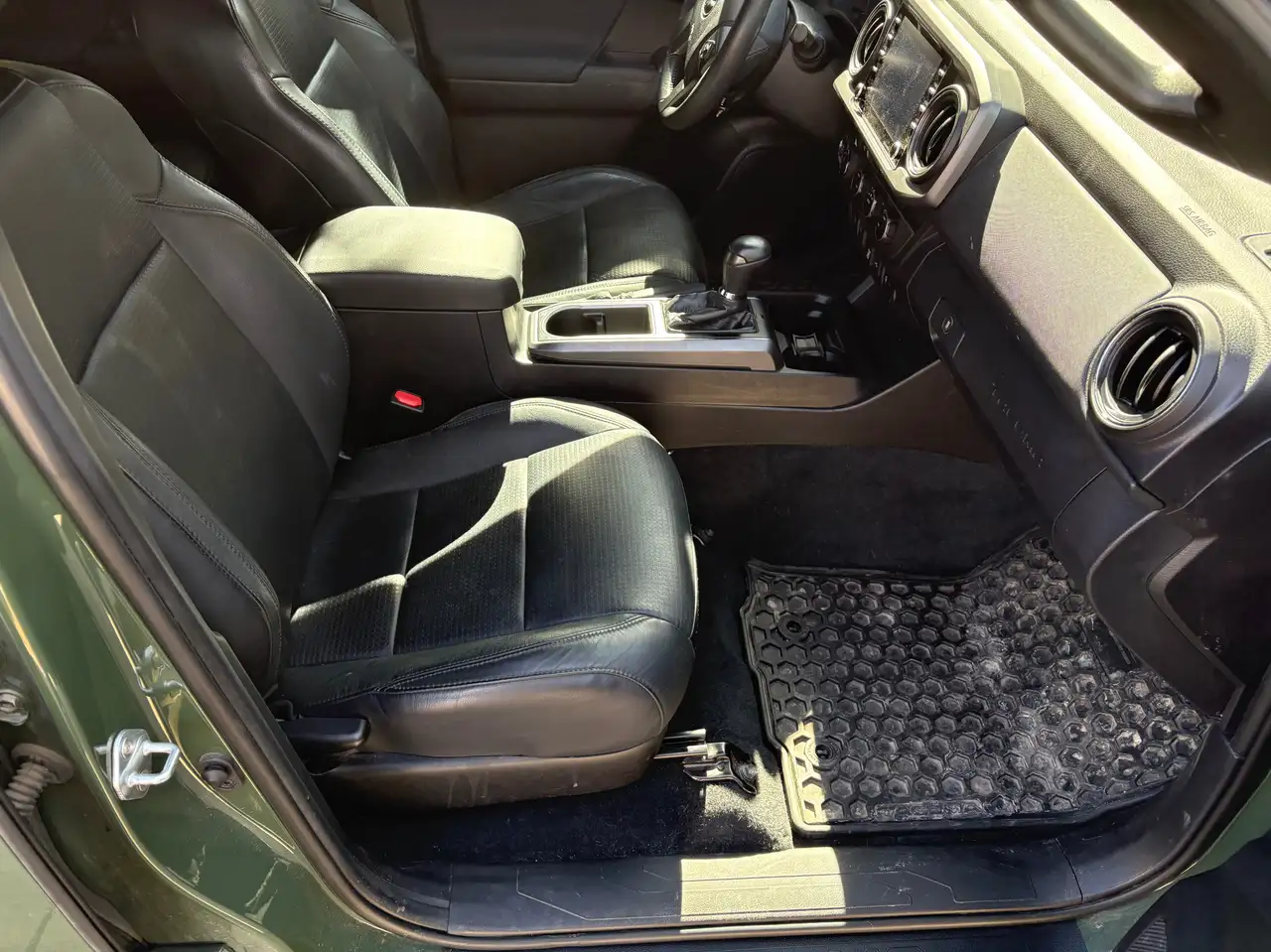 Toyota Tacoma снимка Toyota Tacoma