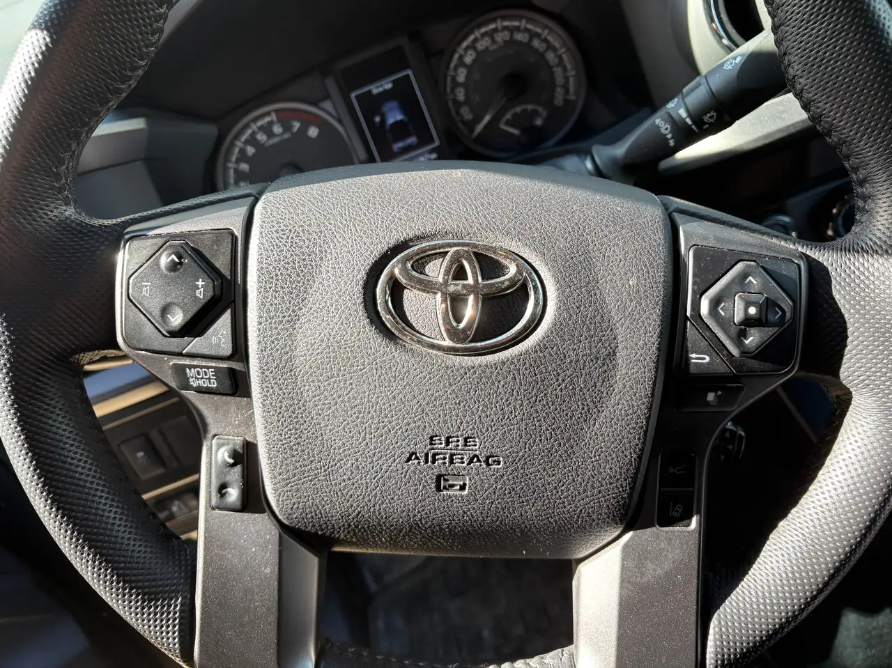 Toyota Tacoma снимка Toyota Tacoma
