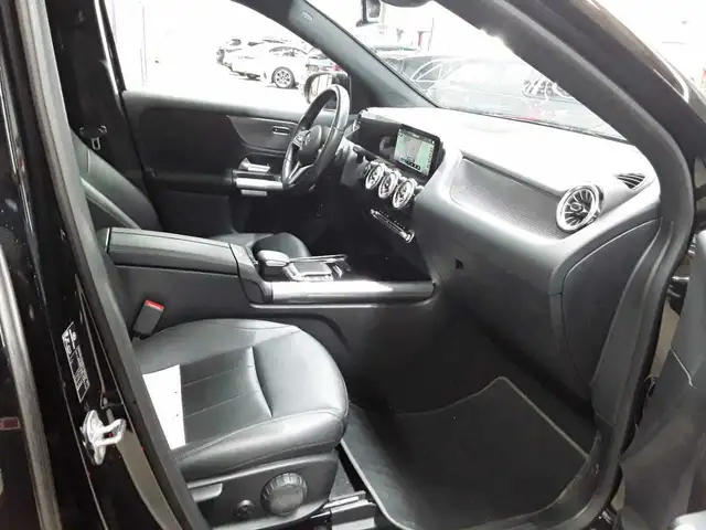Mercedes-Benz Eqa view 8