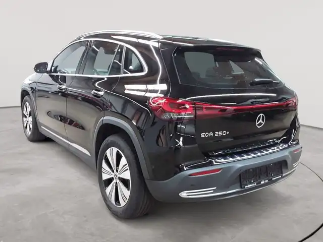 Mercedes-Benz Eqa view 5
