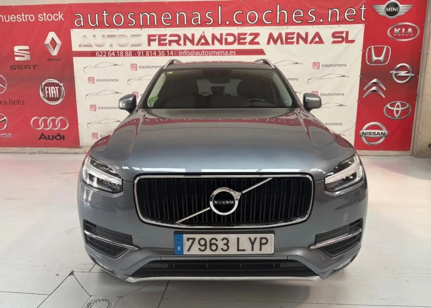 Volvo XC90 D4 Momentum 7pl. Aut. Grau - 2