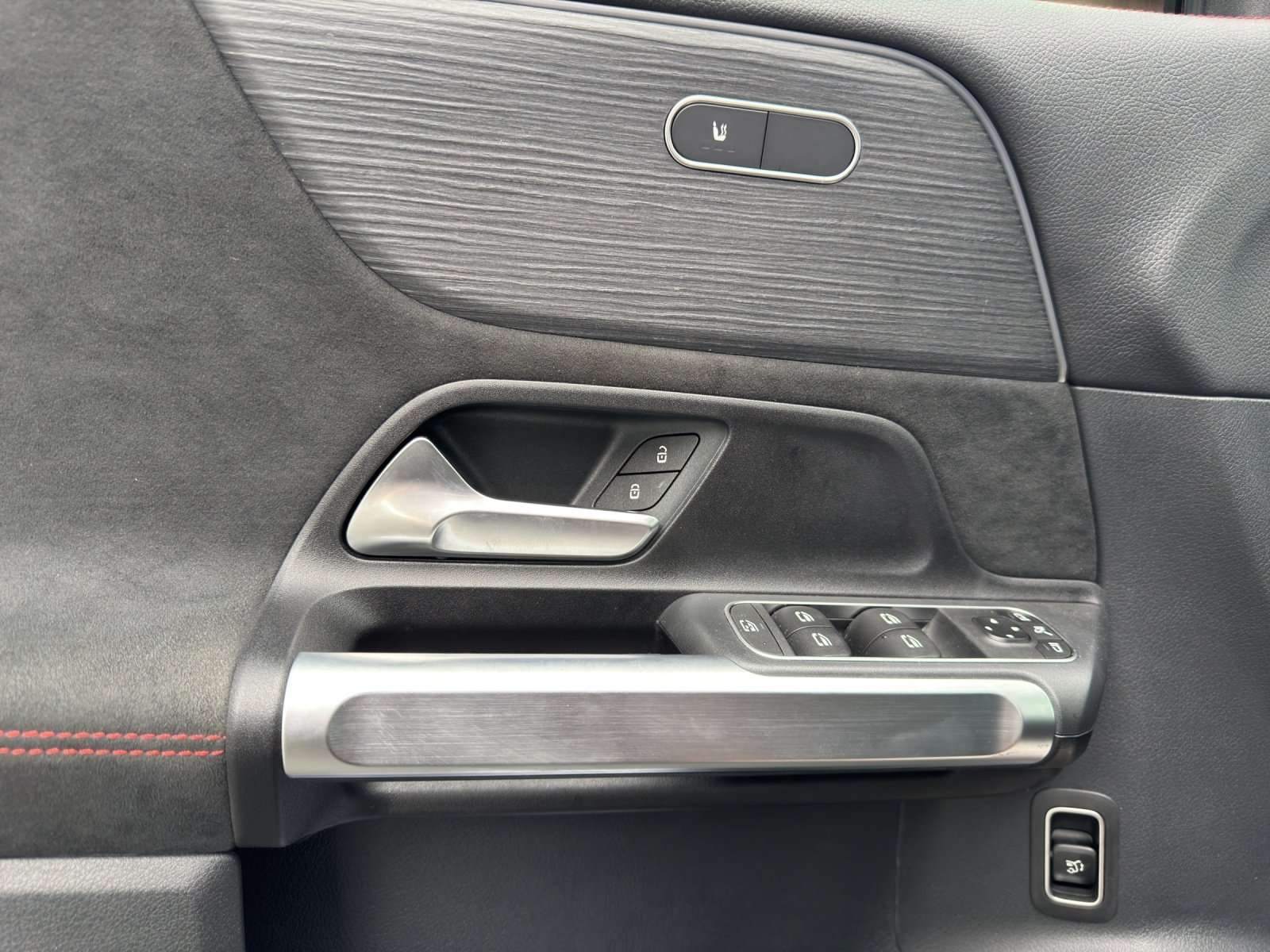 Mercedes-Benz GLB 250