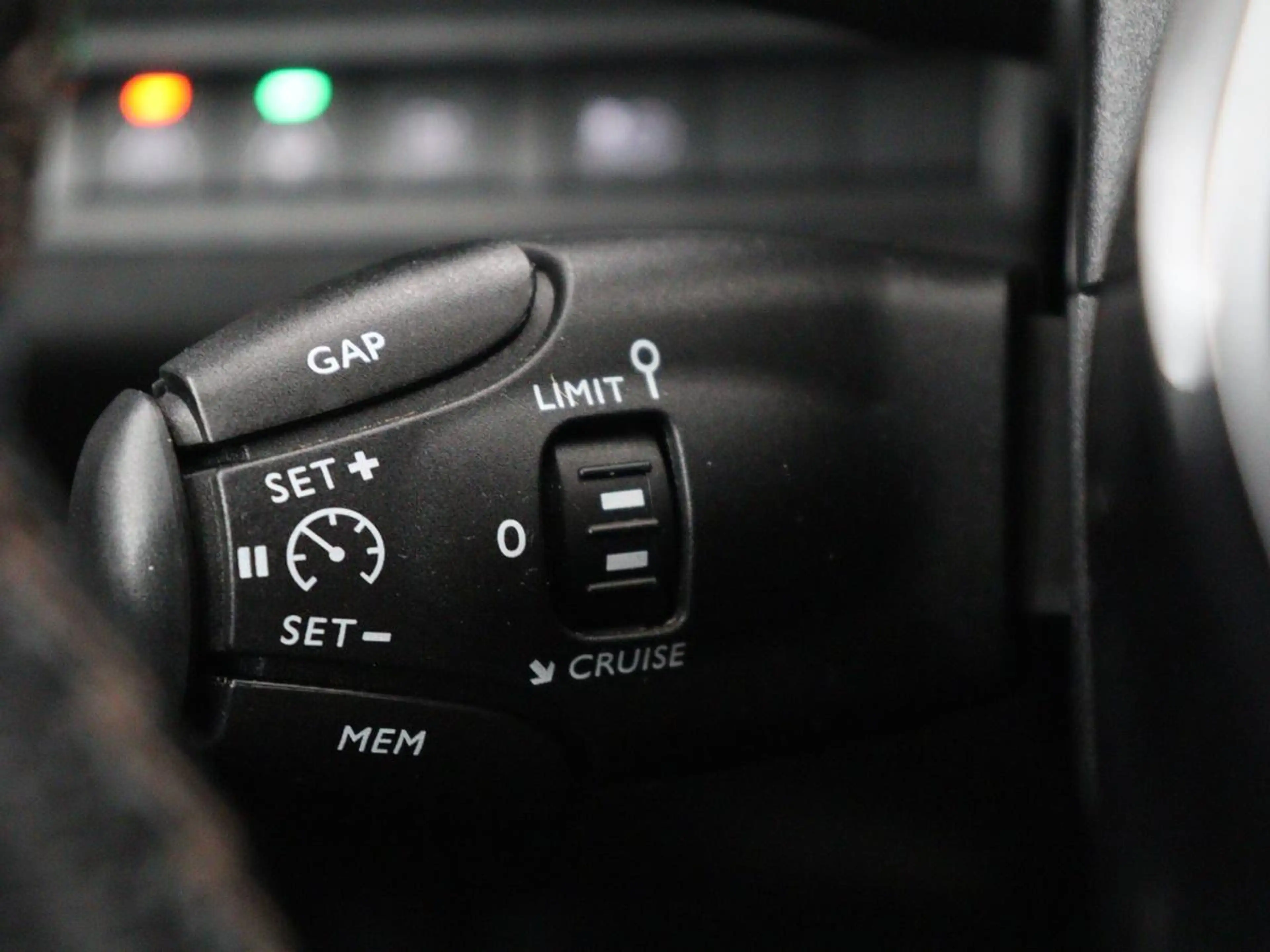 Peugeot 3008 1.6 HYbrid4 300 Première Pack | SOH 93,8% | Panora — photo 13