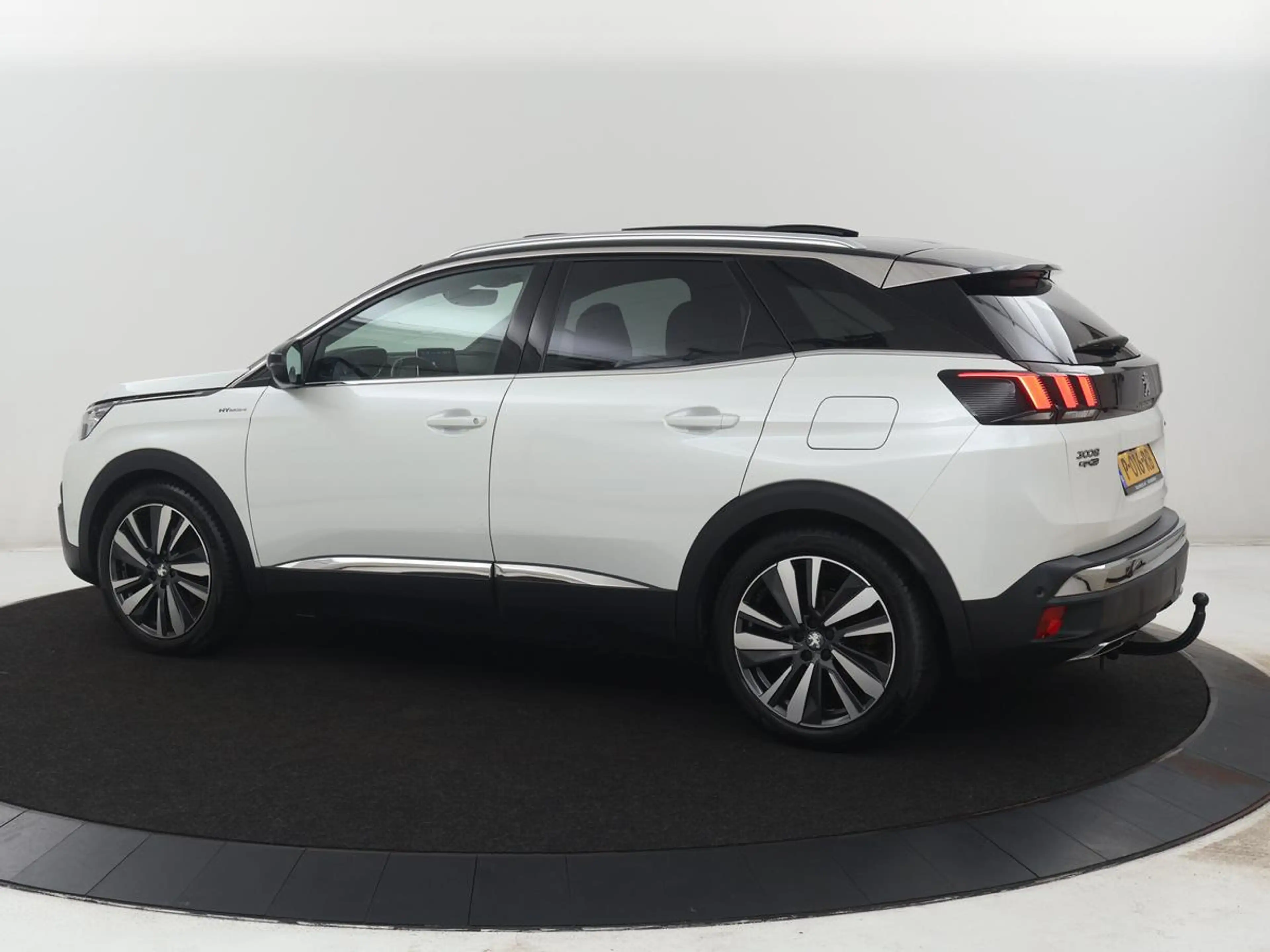 Peugeot 3008 1.6 HYbrid4 300 Première Pack | SOH 93,8% | Panora — photo 2
