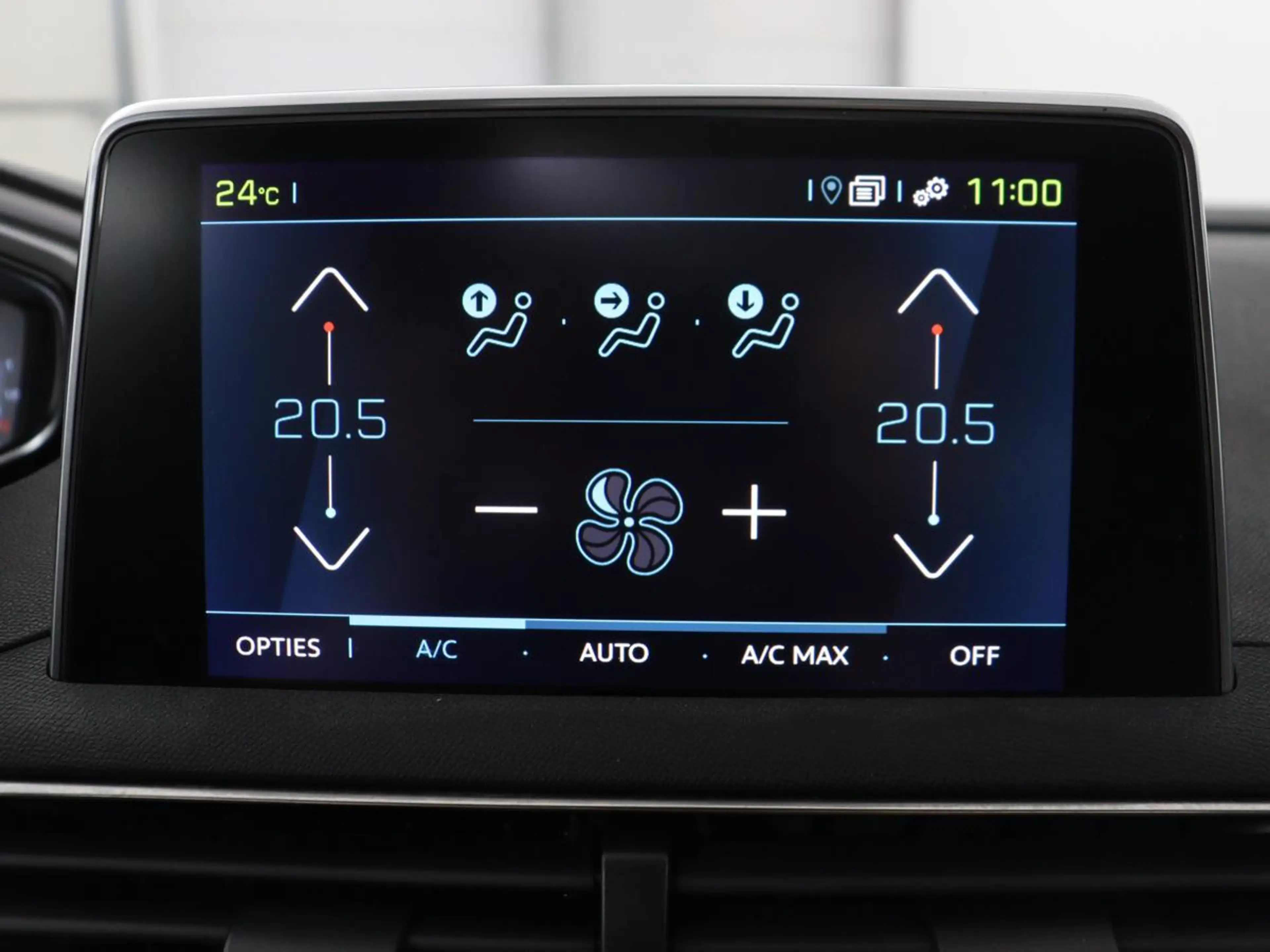 Peugeot 3008 1.6 HYbrid4 300 Première Pack | SOH 93,8% | Panora — photo 30