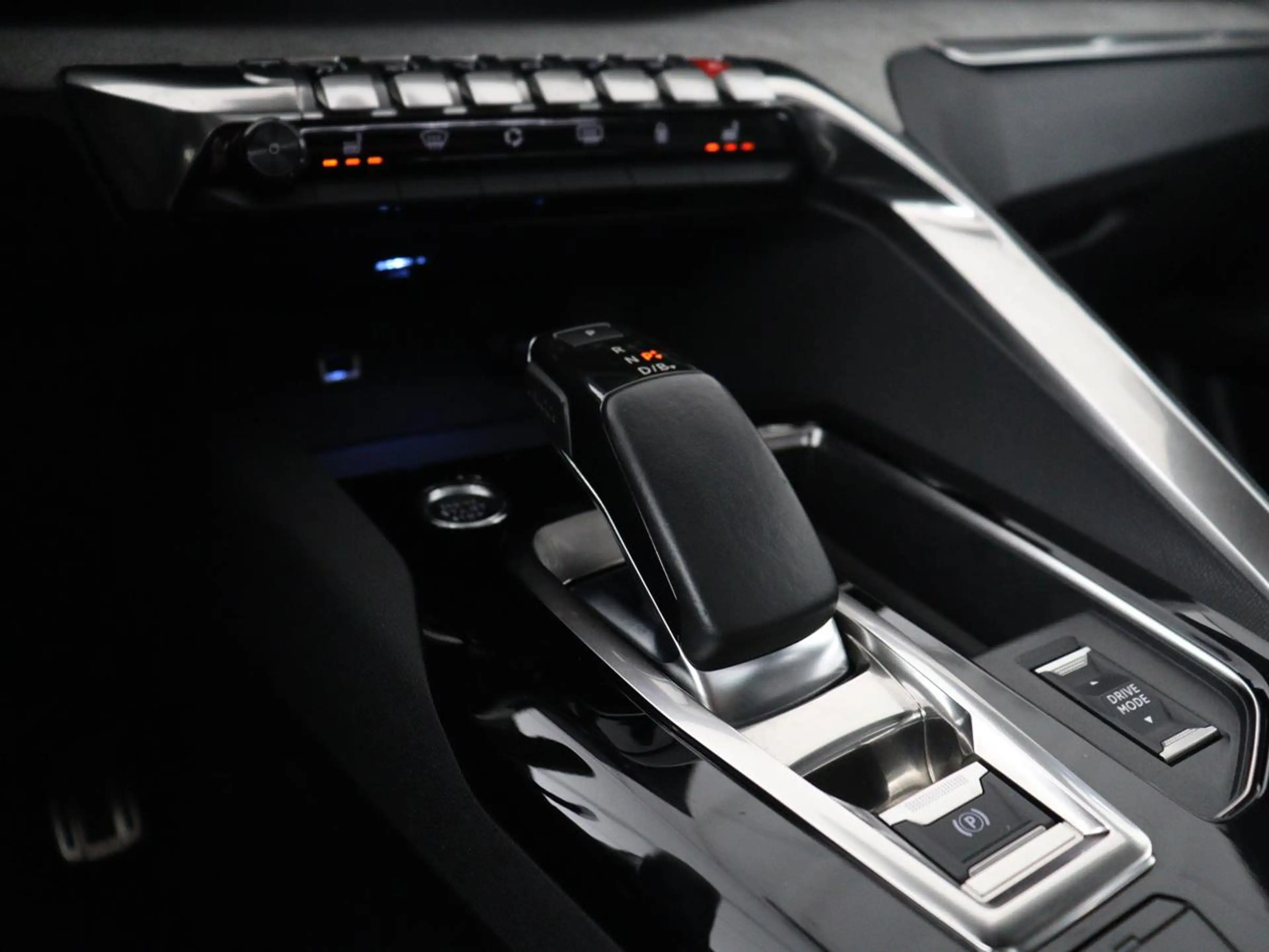Peugeot 3008 1.6 HYbrid4 300 Première Pack | SOH 93,8% | Panora — photo 23