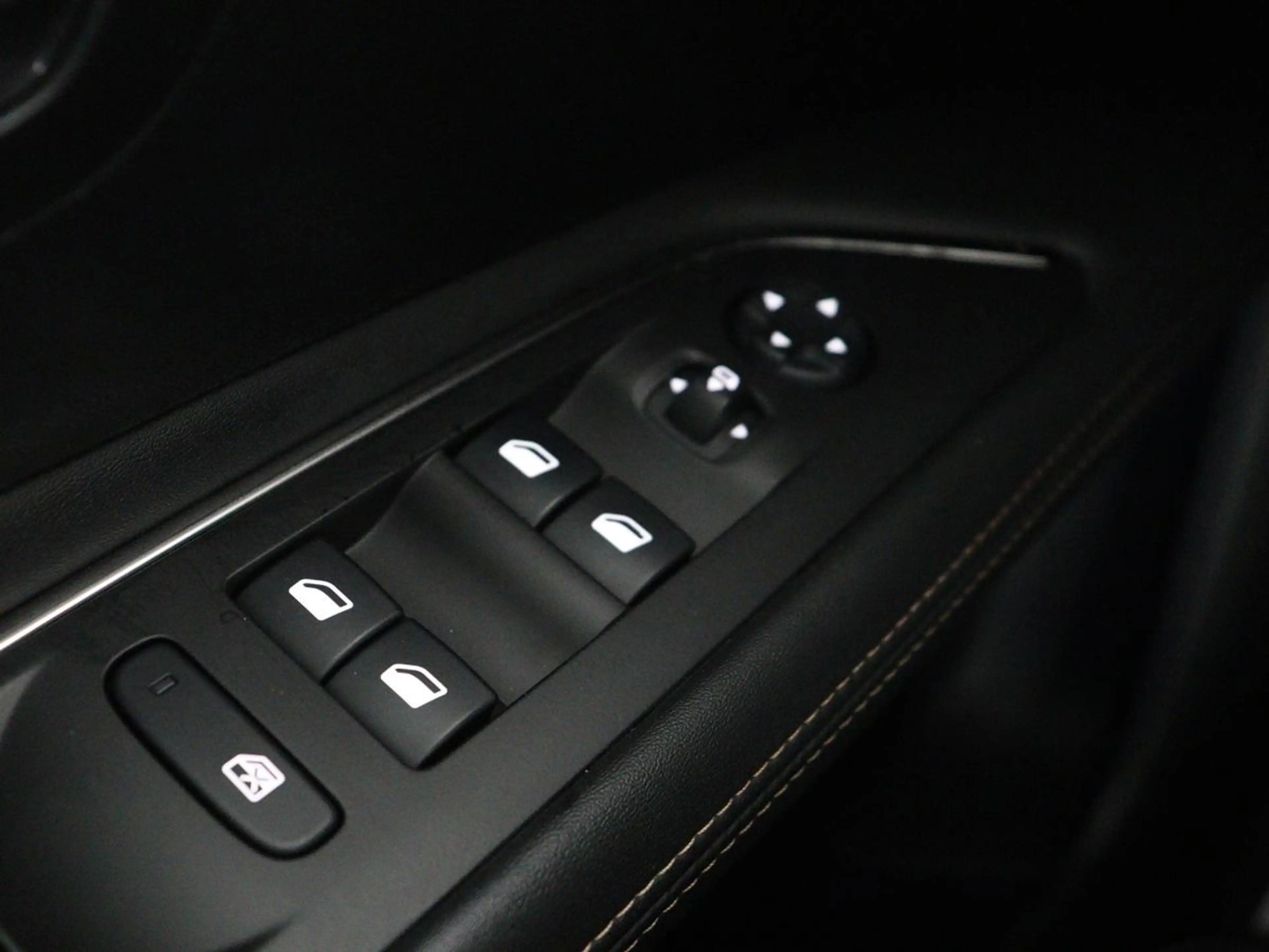 Peugeot 3008 1.6 HYbrid4 300 Première Pack | SOH 93,8% | Panora — photo 25