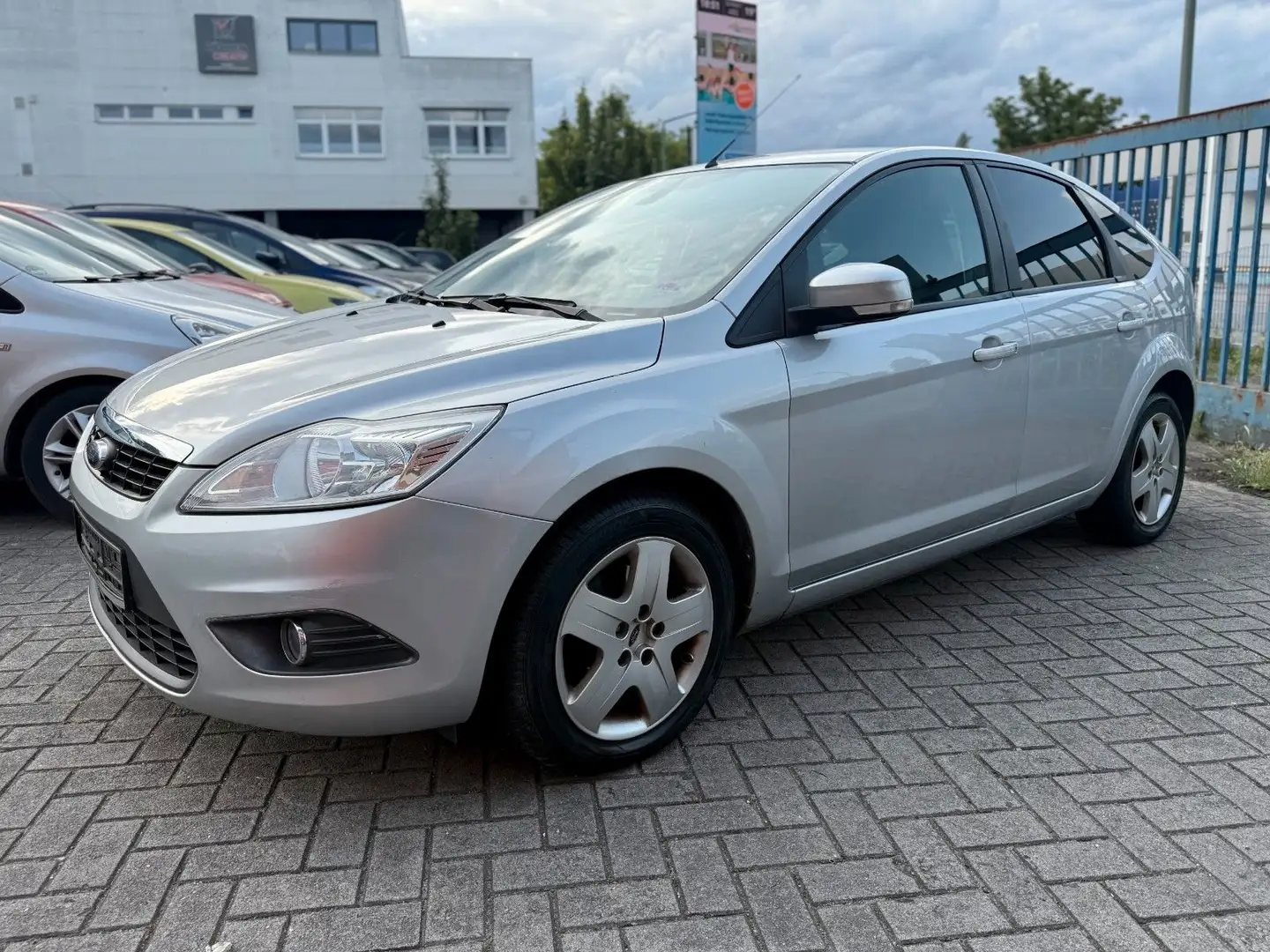 Ford Focus 1.6 Sport*TÜV*2.HAND*KLIMA*ALLWETTERREIFEN Argintiu - 1