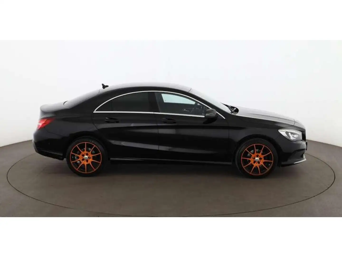 Mercedes-Benz CLA 180 Aut LED LEDER NAVI TEMPOMAT PARKHILFE Schwarz - 2