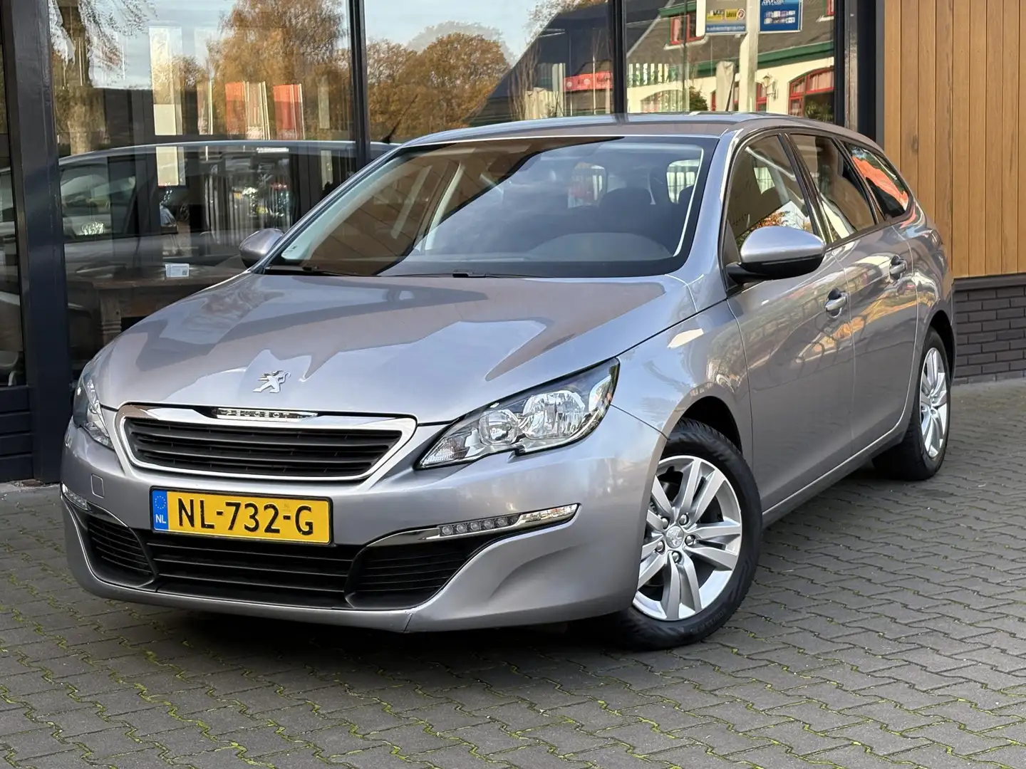 Peugeot 308 SW 1.2 110pk, Cruise control, PDC, Bluetooth, Gara Gris - 2