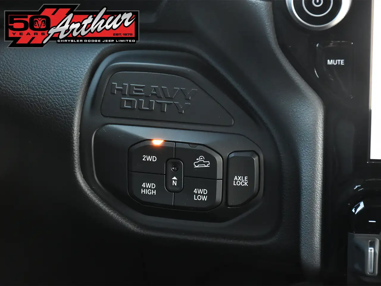 RAM 2500 снимка RAM 2500