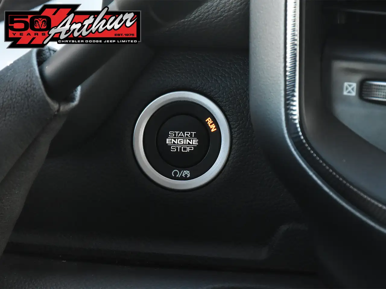 RAM 2500 снимка RAM 2500