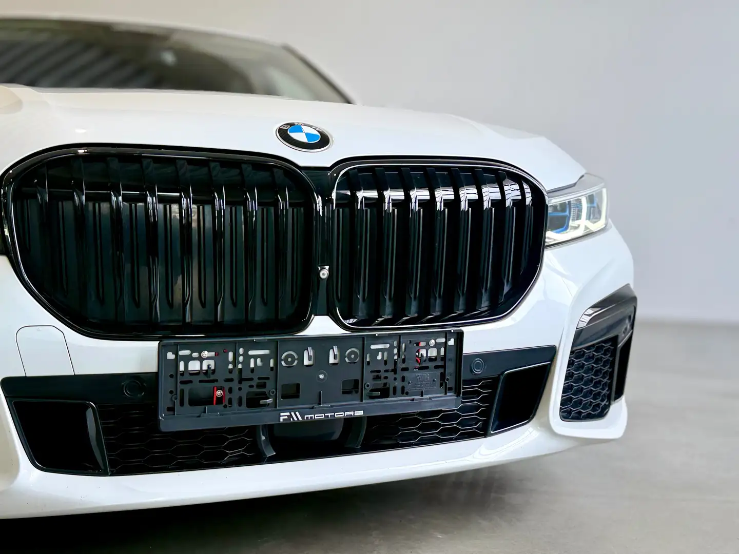 BMW 730 730d,HECK,CARBON,LUFT,ACC,SCHIEBED,SZH,SZB,MASSAGE Weiß - 2