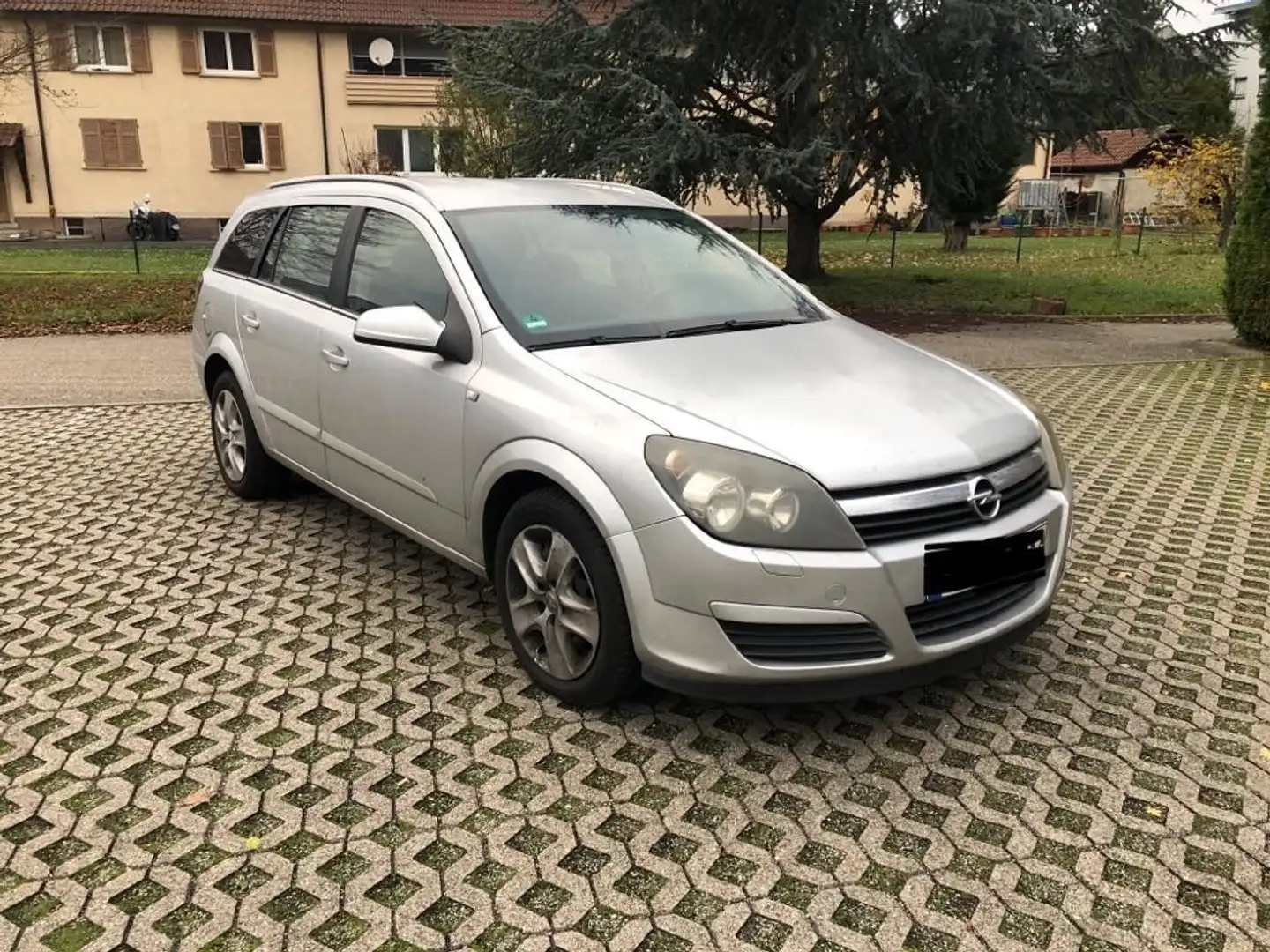 Opel Astra Caravan 1.7 CDTI Edition  mit Tüv Silber - 1