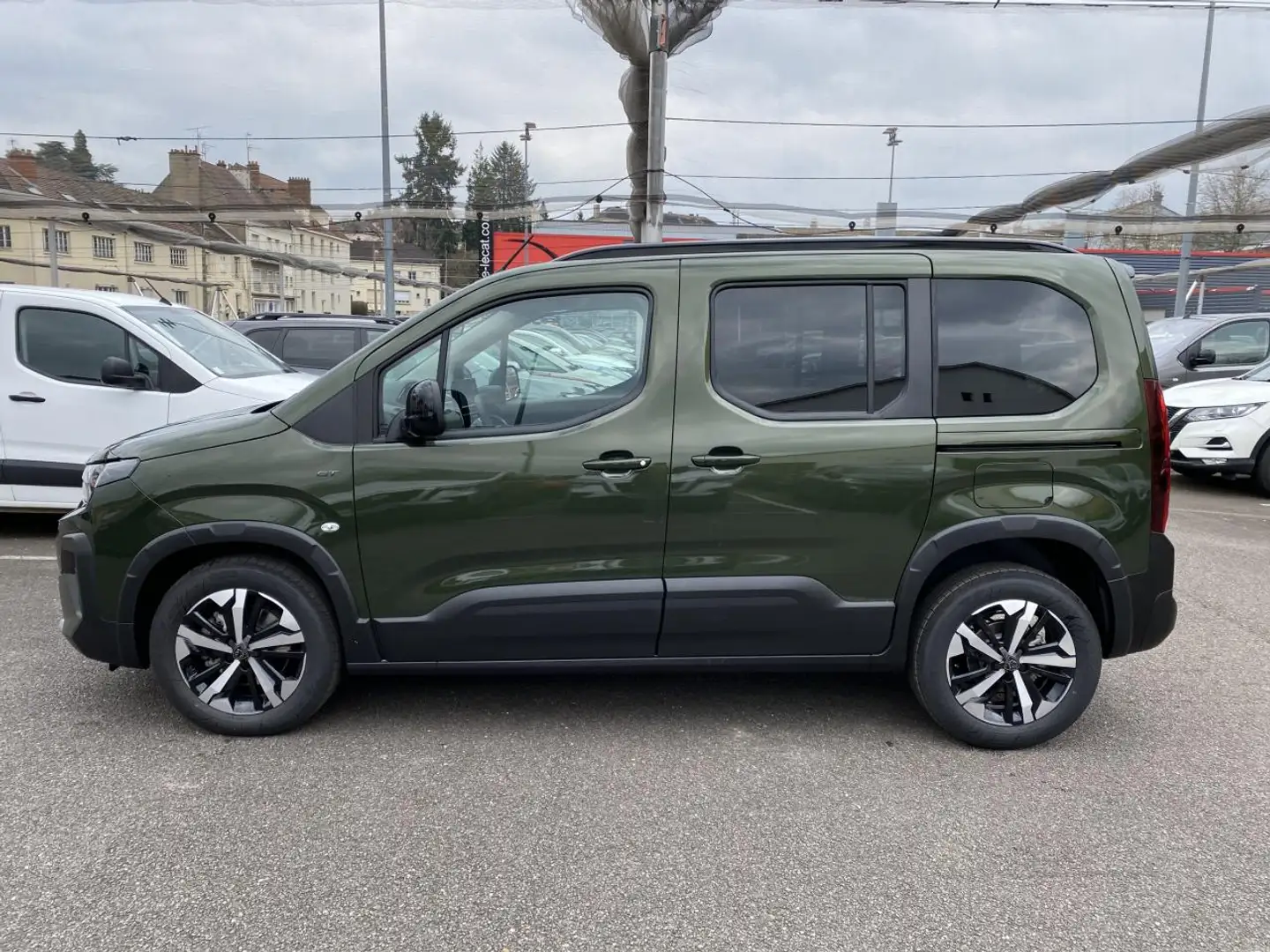 Peugeot Rifter (2) Standard 1.5 BlueHDI S\u0026S 130 EAT8 COMBI G Zielony - 2