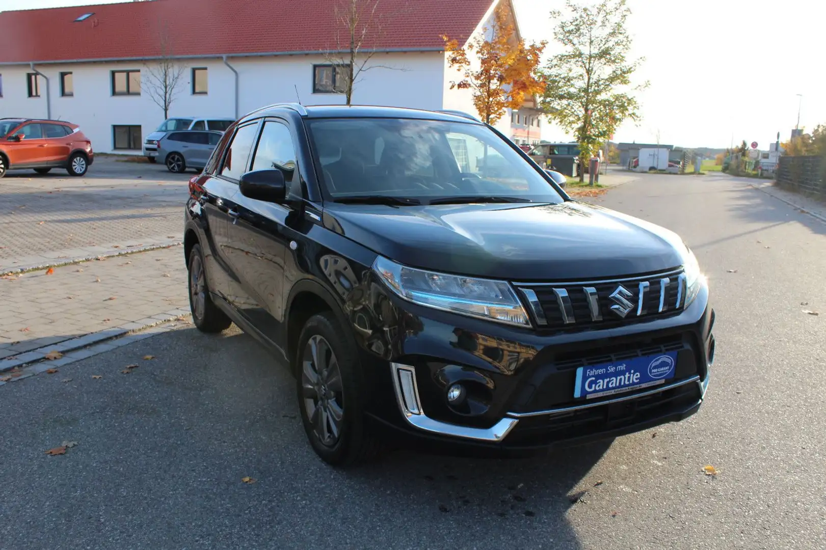 Suzuki Vitara 1.4 Mild-Hybrid Comfort 4x4 Schwarz - 2