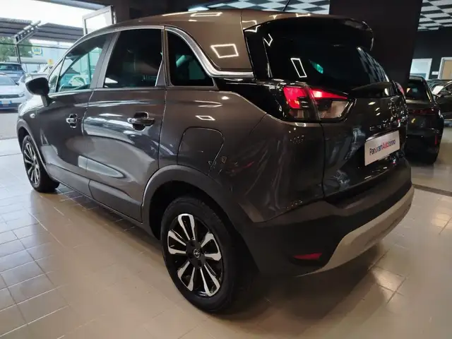 Opel Crossland view 3