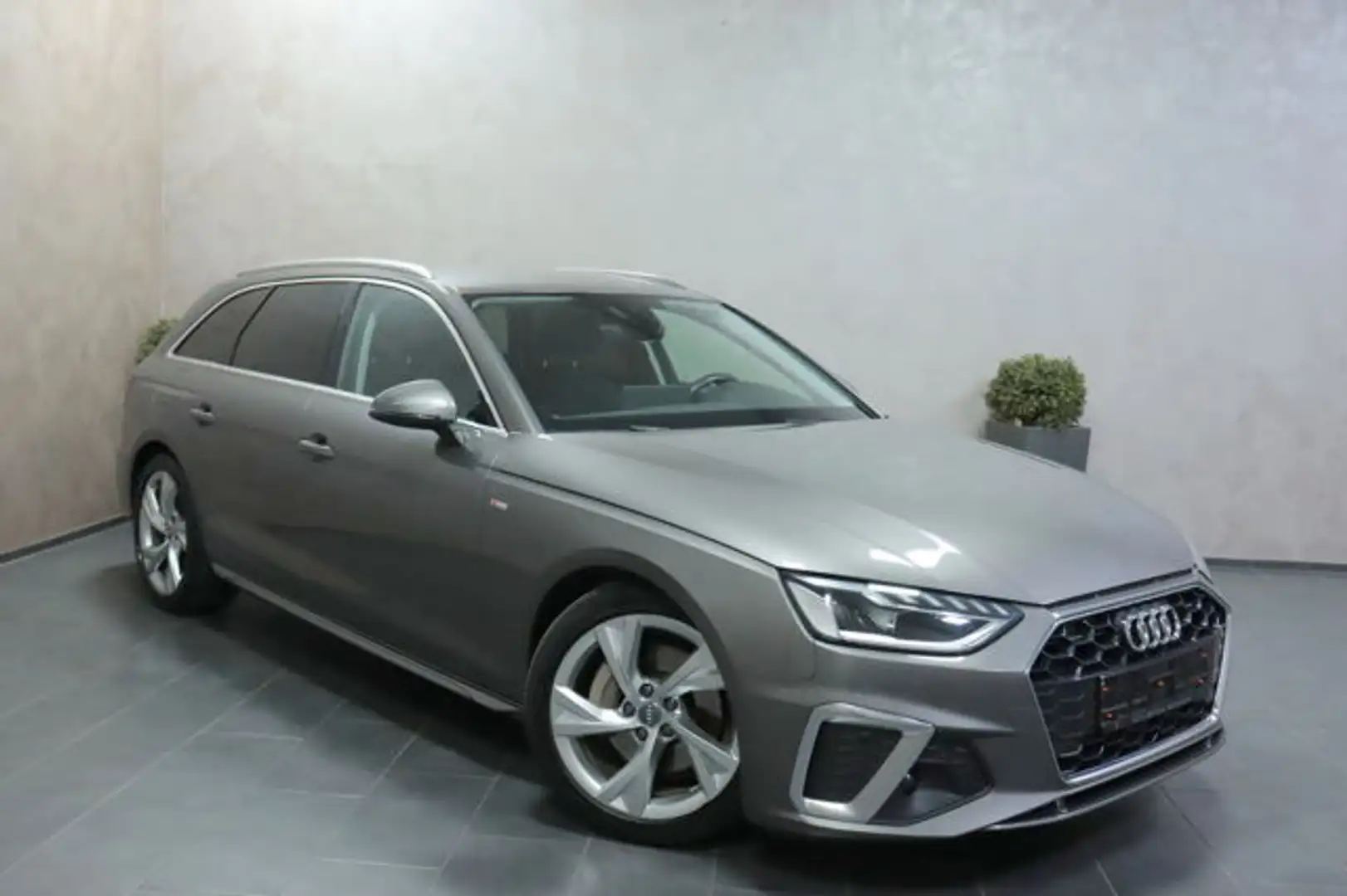 Audi A4 Avant 40 TDI S Line AHK CAM ACC VIRTUAL NAVI Grau - 2