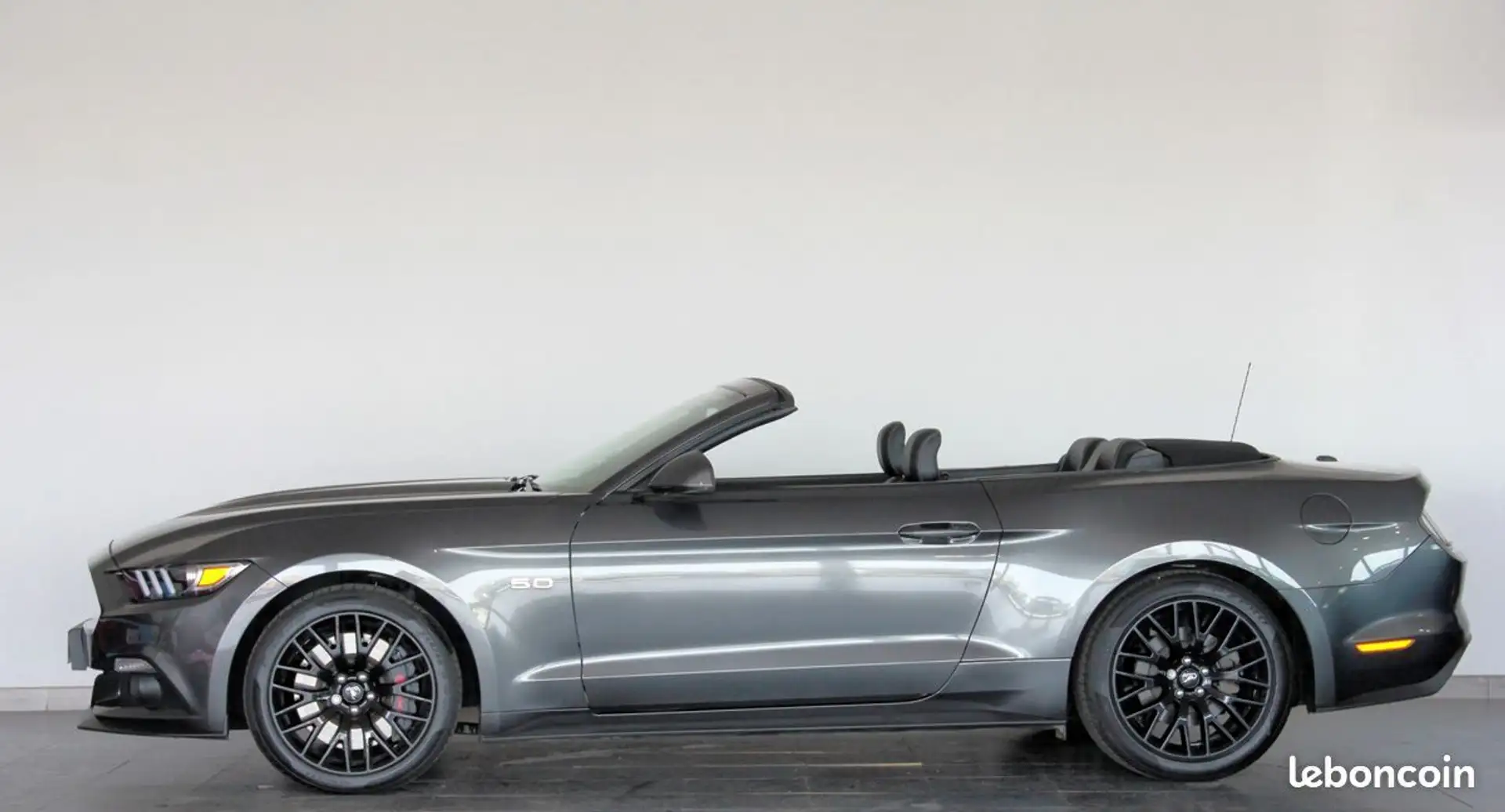 Ford Mustang gt convertible 5.0 v8 421 CH – BVA6 Grijs - 2