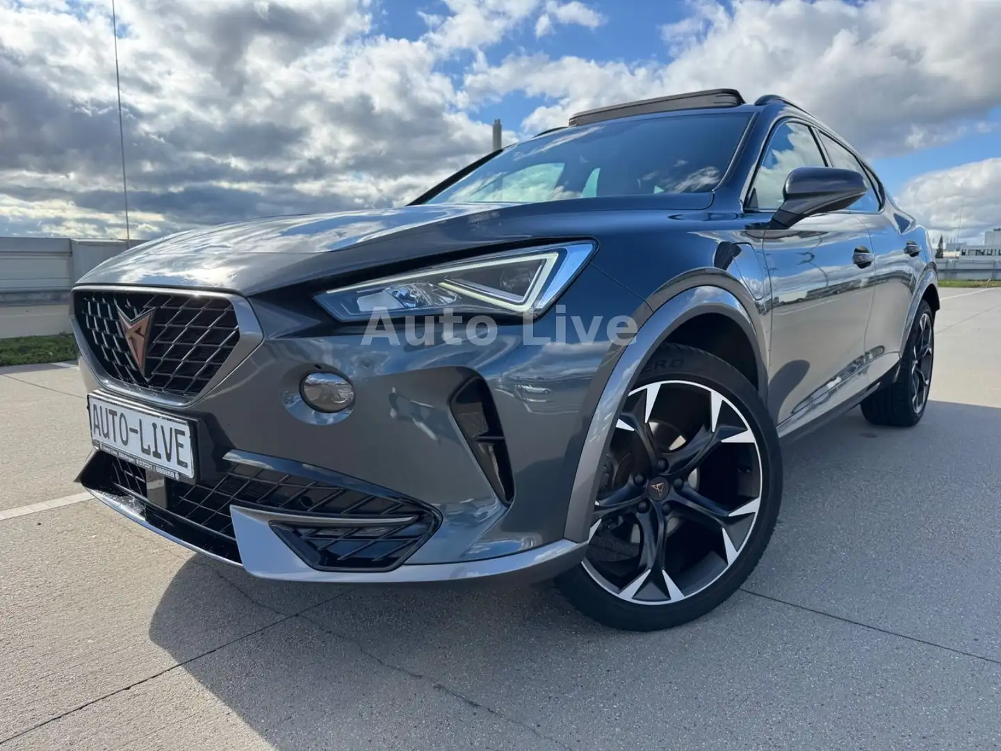 CUPRA Formentor 1.4 e-HYBRID*DSG*VIRT*NAVI*PAN*LED*VOL Weiß - 1