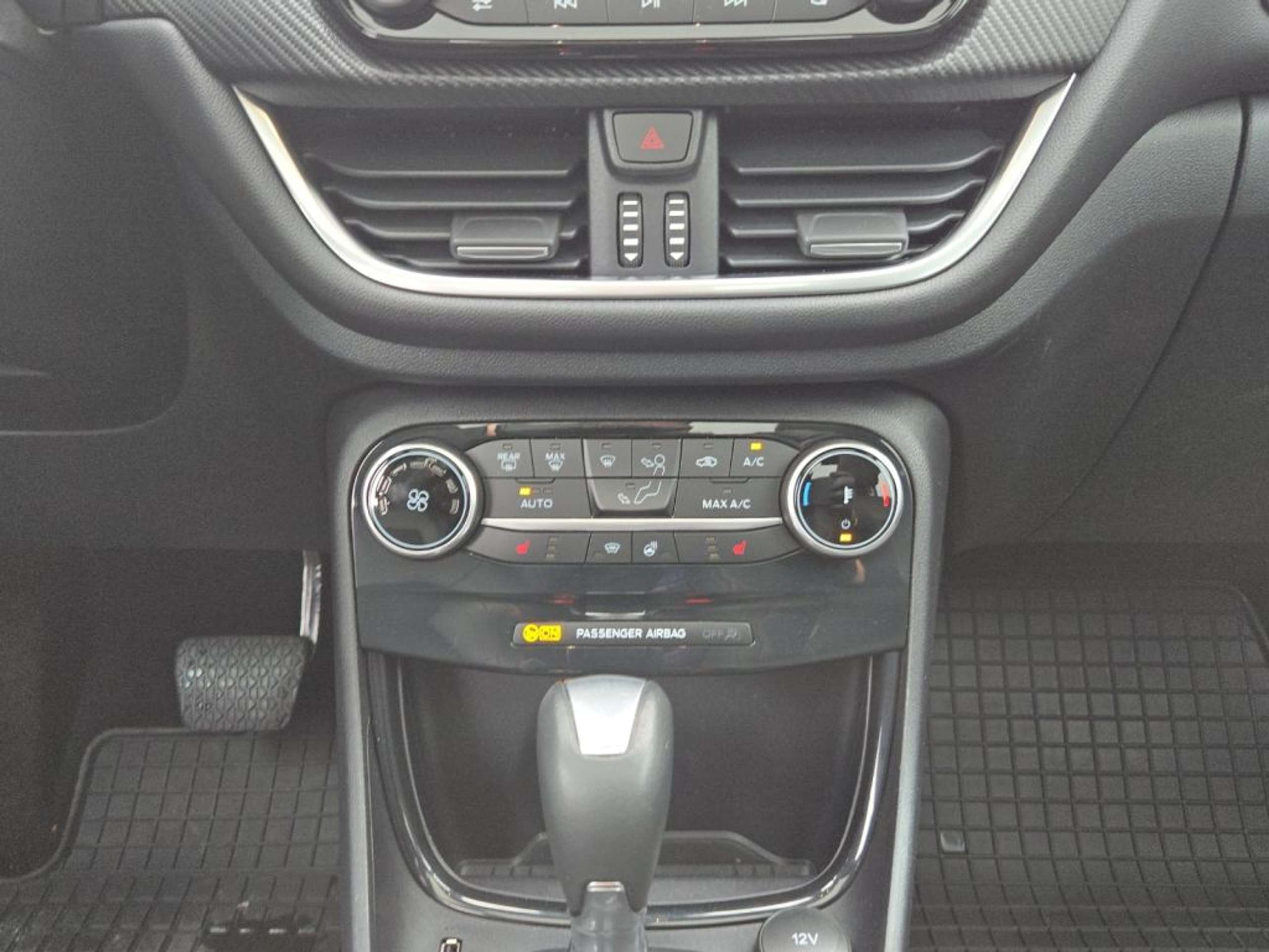 Fahrzeugabbildung Ford Puma ST-LINE X 1.0 Ltr. 125 PS Aut. *B&O*PANO* - mit KI generiert/bearbeitet