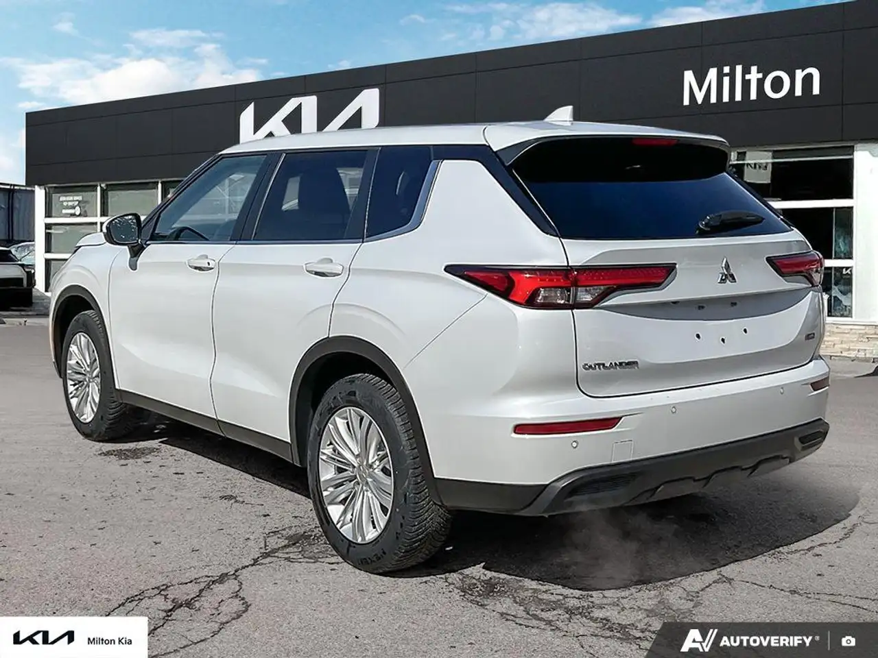 Mitsubishi Outlander снимка Mitsubishi Outlander