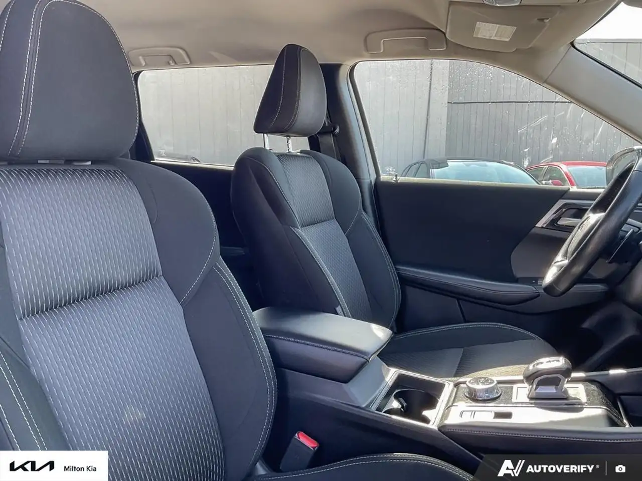 Mitsubishi Outlander снимка Mitsubishi Outlander