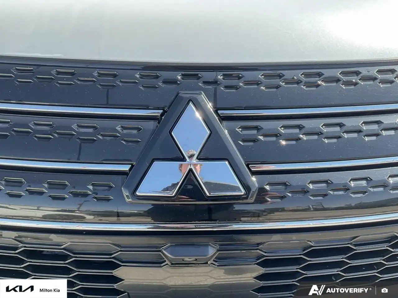 Mitsubishi Outlander снимка Mitsubishi Outlander