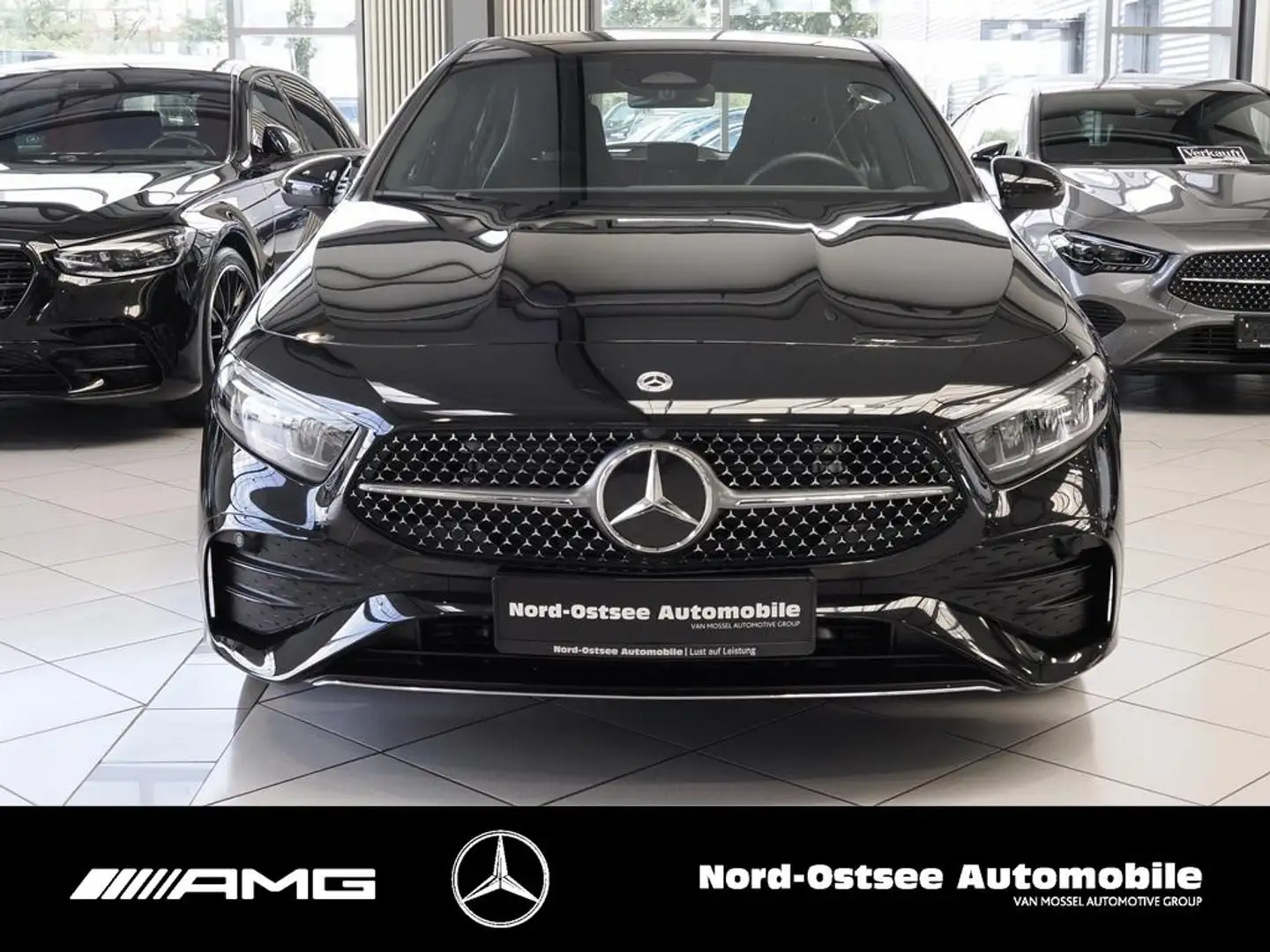 Mercedes-Benz A 200 AMG ADV.+ DISTRO LED KAMERA NAVI SITZ Noir - 2