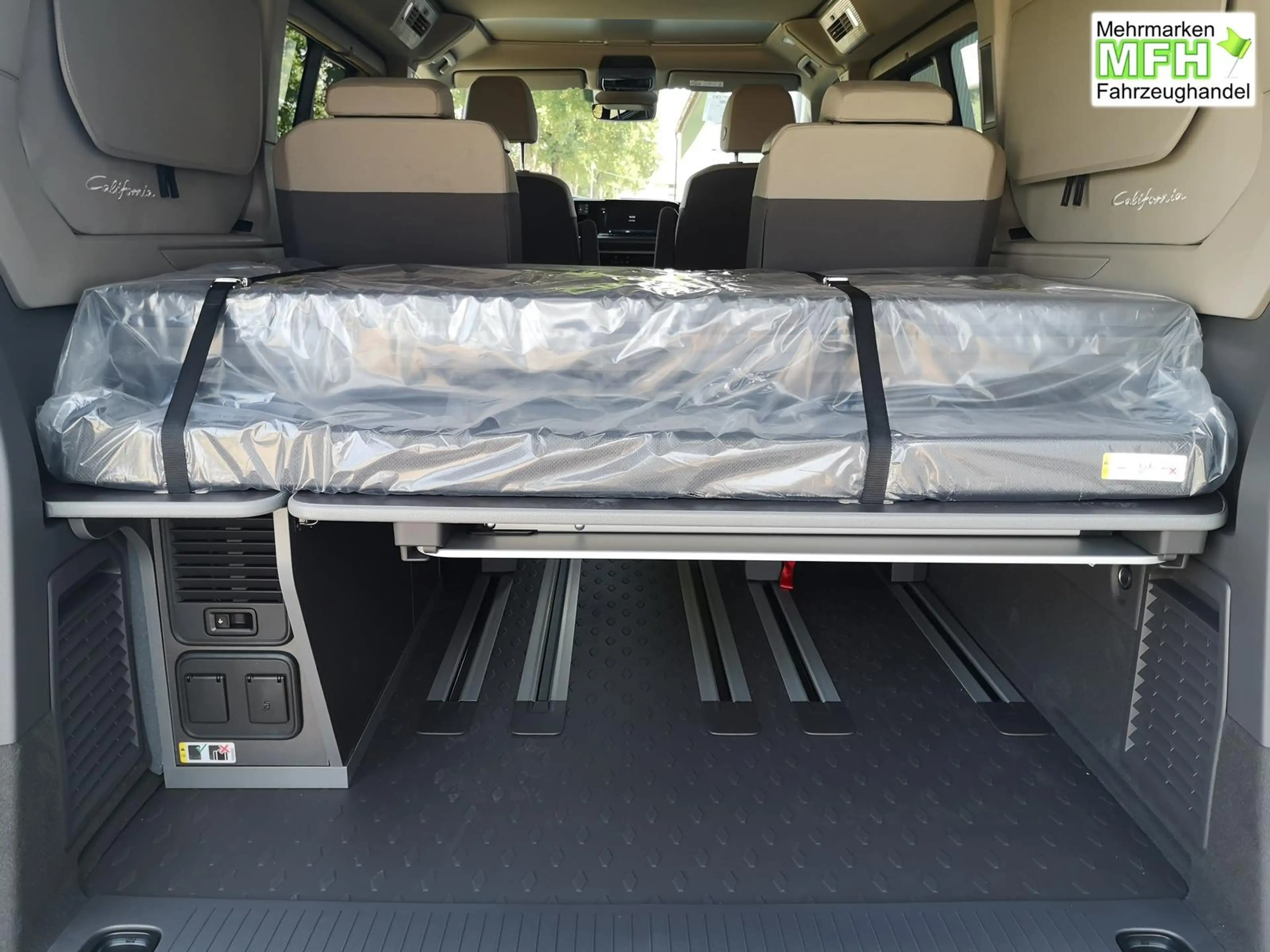 Volkswagen T7 California Beach Tour eHybrid 4MOTION 1.5 TSI 180 kW (245 ... — photo 12
