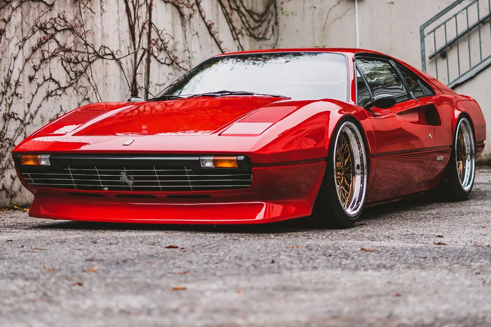 Ferrari 308 GTB mit Luftfahrwerk Rot - 2