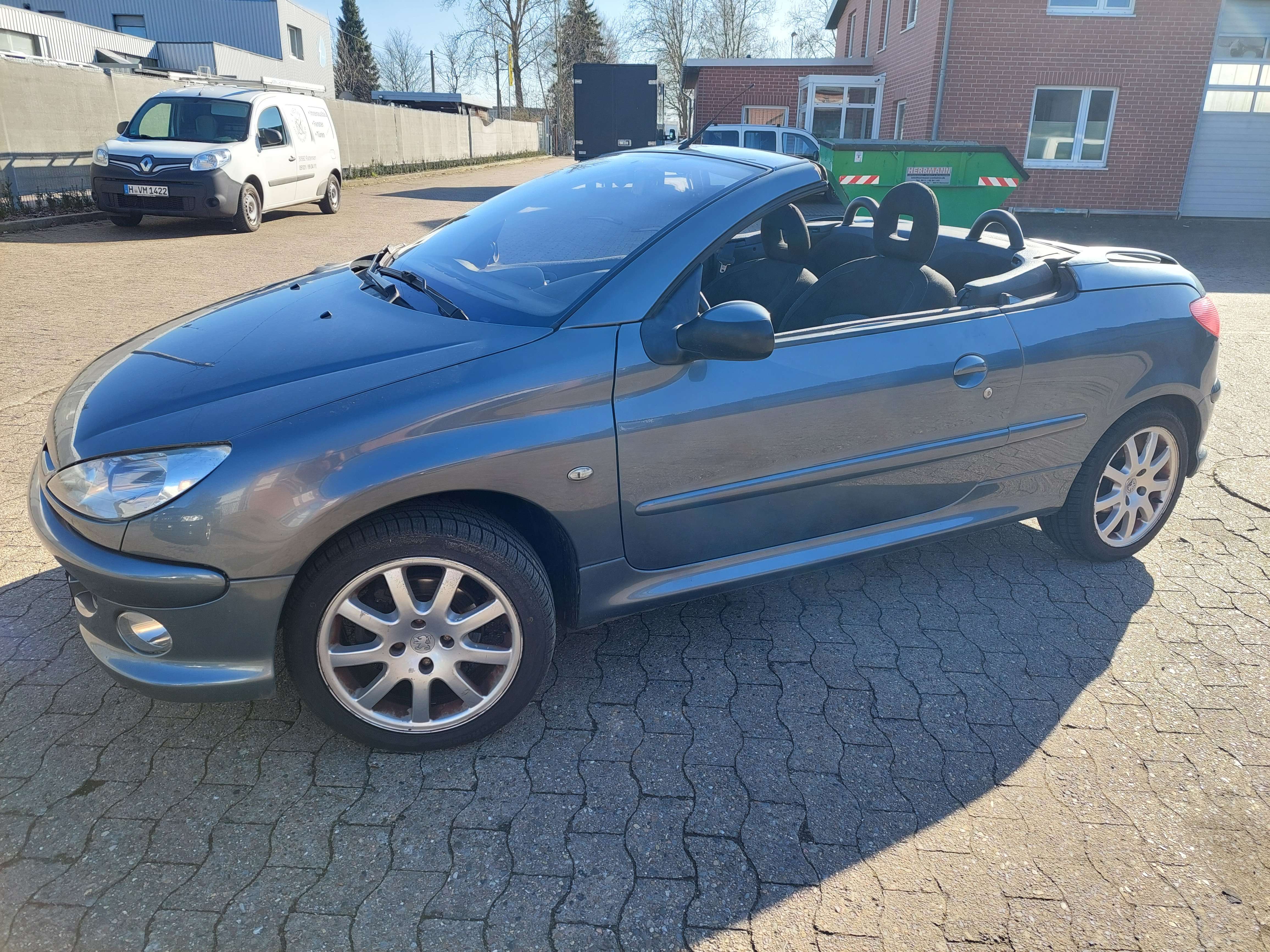 Second hand Peugeot 206 