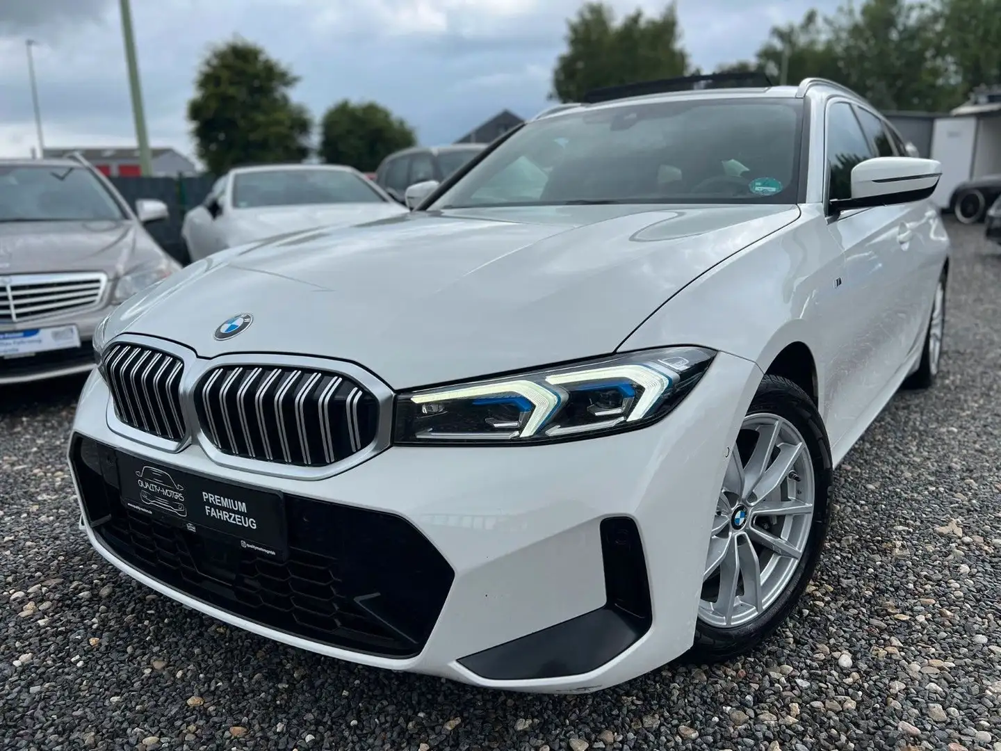 BMW 330 i xDRIVE M SPORT-LASER-SHADOW-PANORAMA-M PAKE Weiß - 1