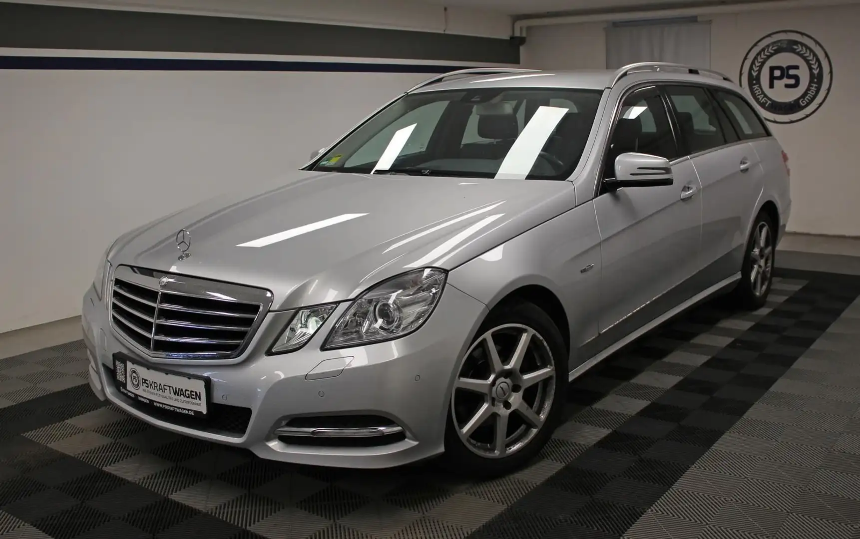 Mercedes-Benz E 200 T AVANTGARDE XENON TEMP EL.HECKKLAPPE PDC Zilver - 1
