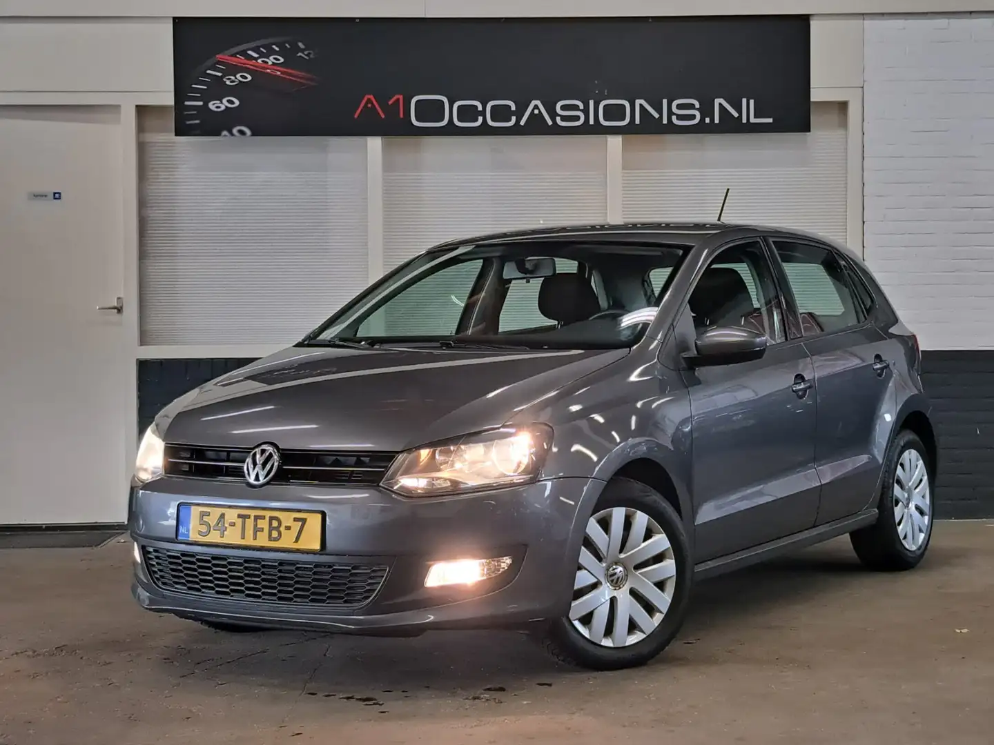 Volkswagen Polo 1.2 TSI Comfortline Grijs - 2