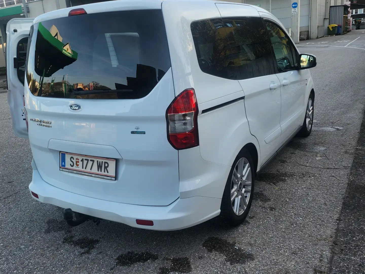 Ford Tourneo Courier 1.5 TDCi Trend Blanco - 2