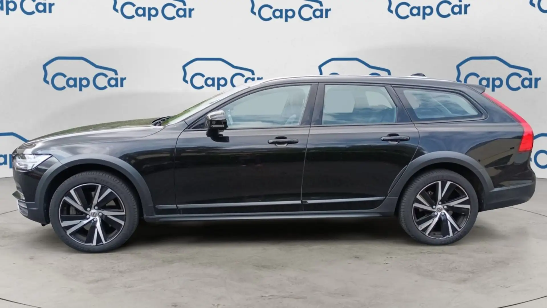 Volvo V90 Cross Country 2.0 D4 190 AWD Geartronic 8 Luxe Negru - 2