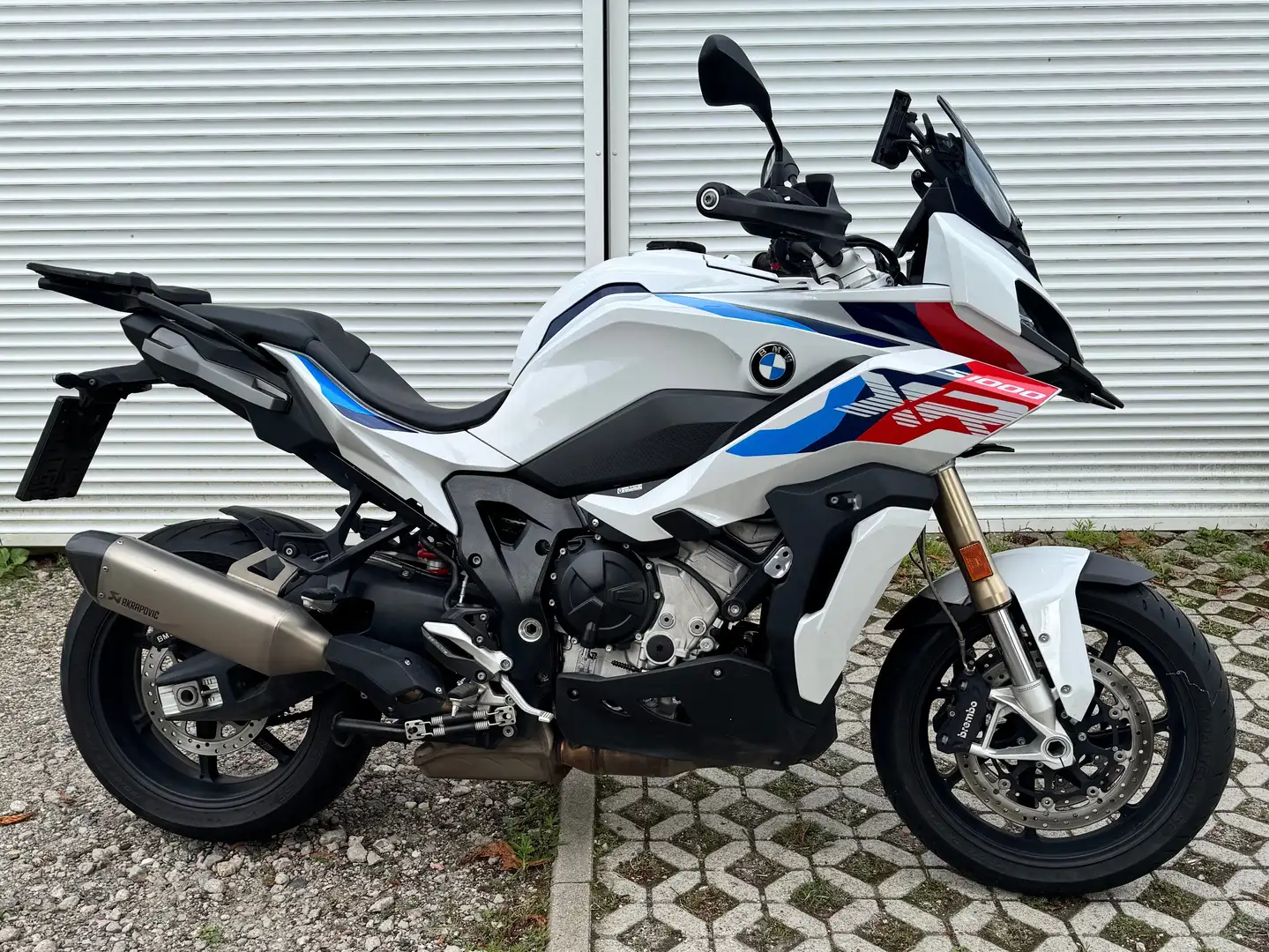 BMW S 1000 XR bijela - 1