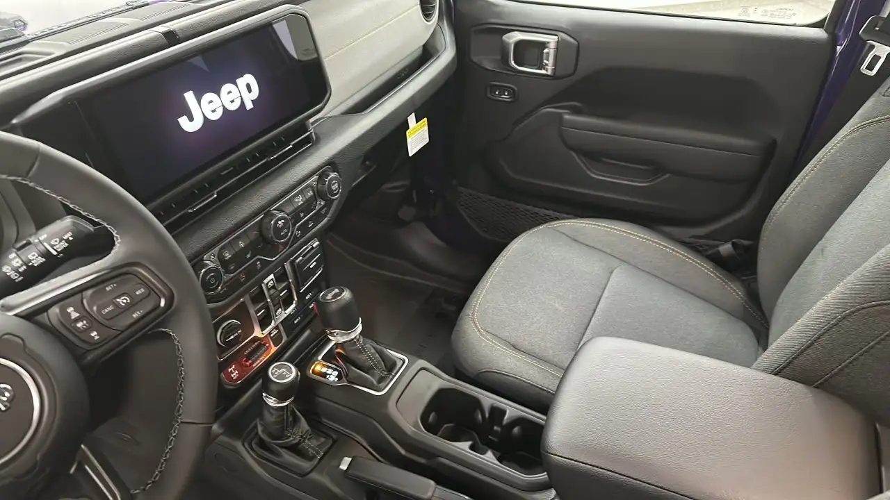 Jeep Wrangler снимка Jeep Wrangler