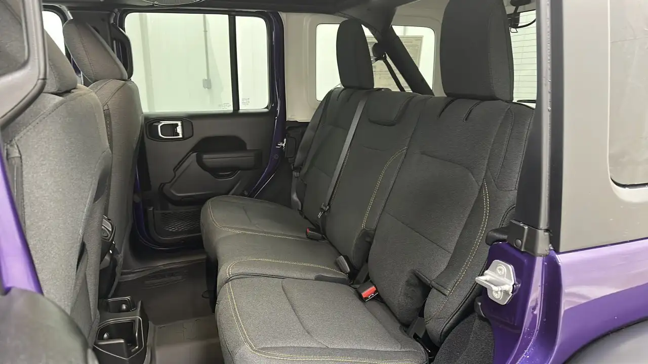 Jeep Wrangler снимка Jeep Wrangler