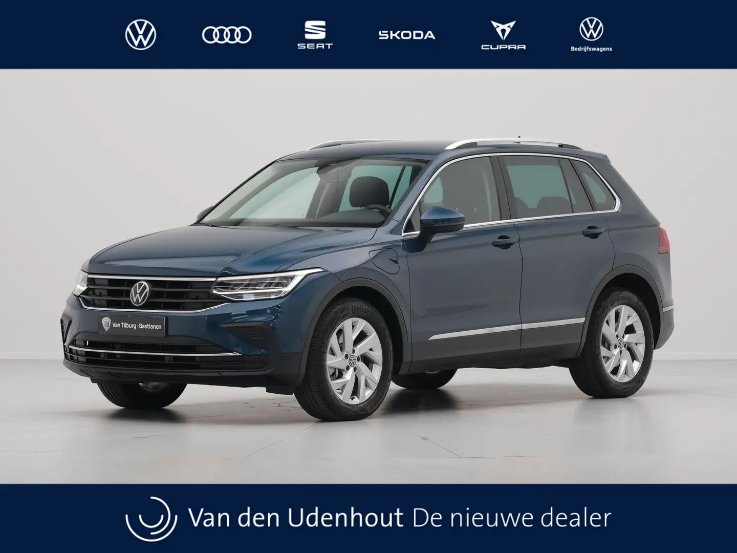 Volkswagen Tiguan 1.4 TSI 245pk eHybrid Life Navigatie Stoelverwarmi Blauw - 1