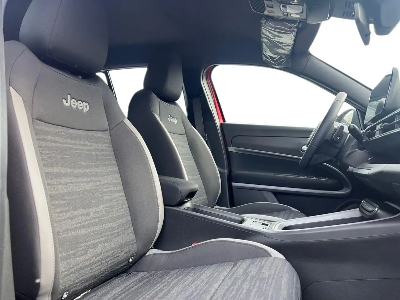 Jeep Avenger 1.2 Turbo e-Hybrid MHEV Longitude, миниатюра 16