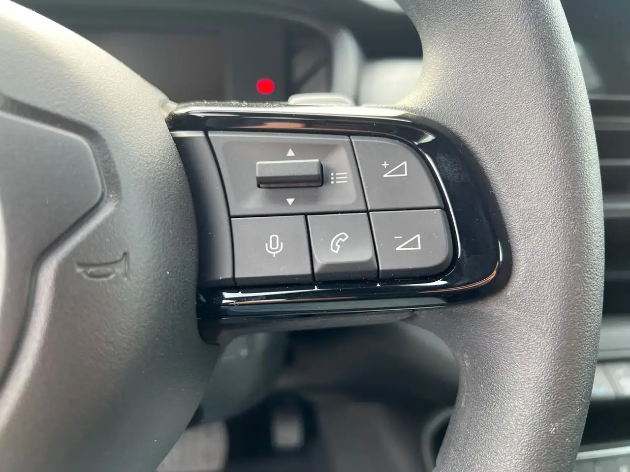 Jeep Avenger 1.2 Turbo e-Hybrid MHEV Longitude, миниатюра 20