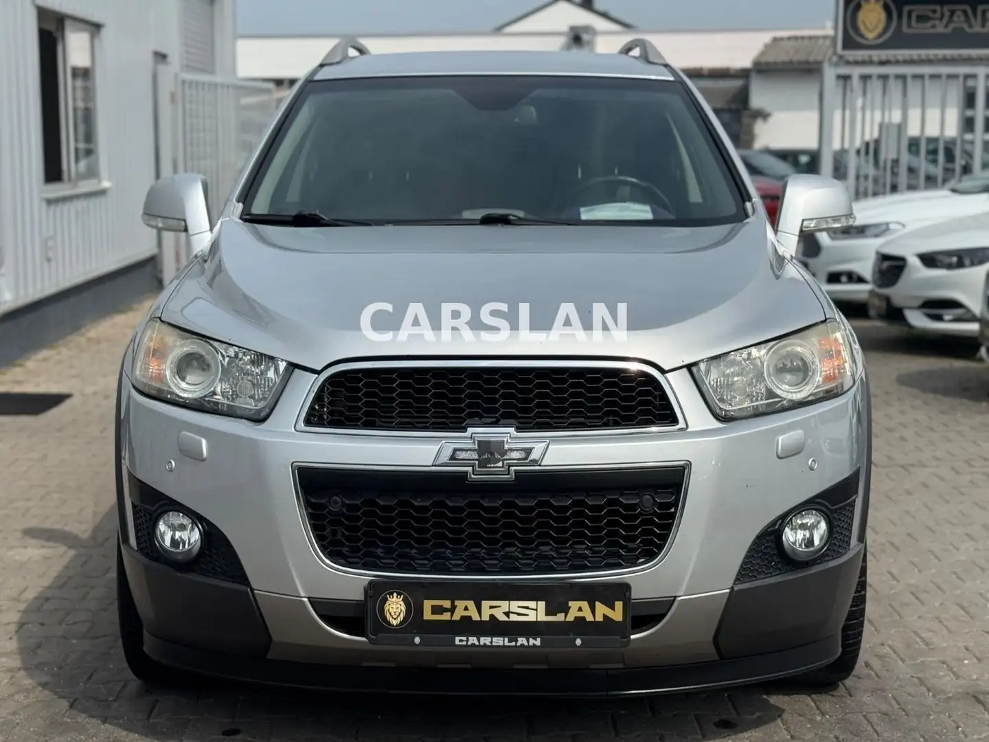 Chevrolet Captiva 2.2 D 2.HAND+7-SITZER+NAVI+LEDER+AHK+SHZ Plateado - 2