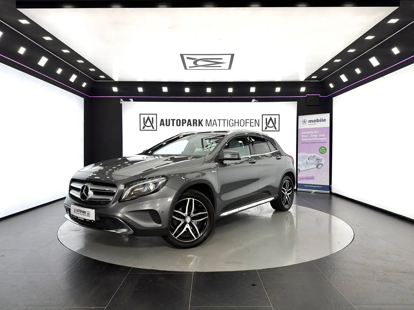Mercedes-Benz GLA 200 d 4Matic Aut. *KAMERA*XENON*NAVI* Grau - 1