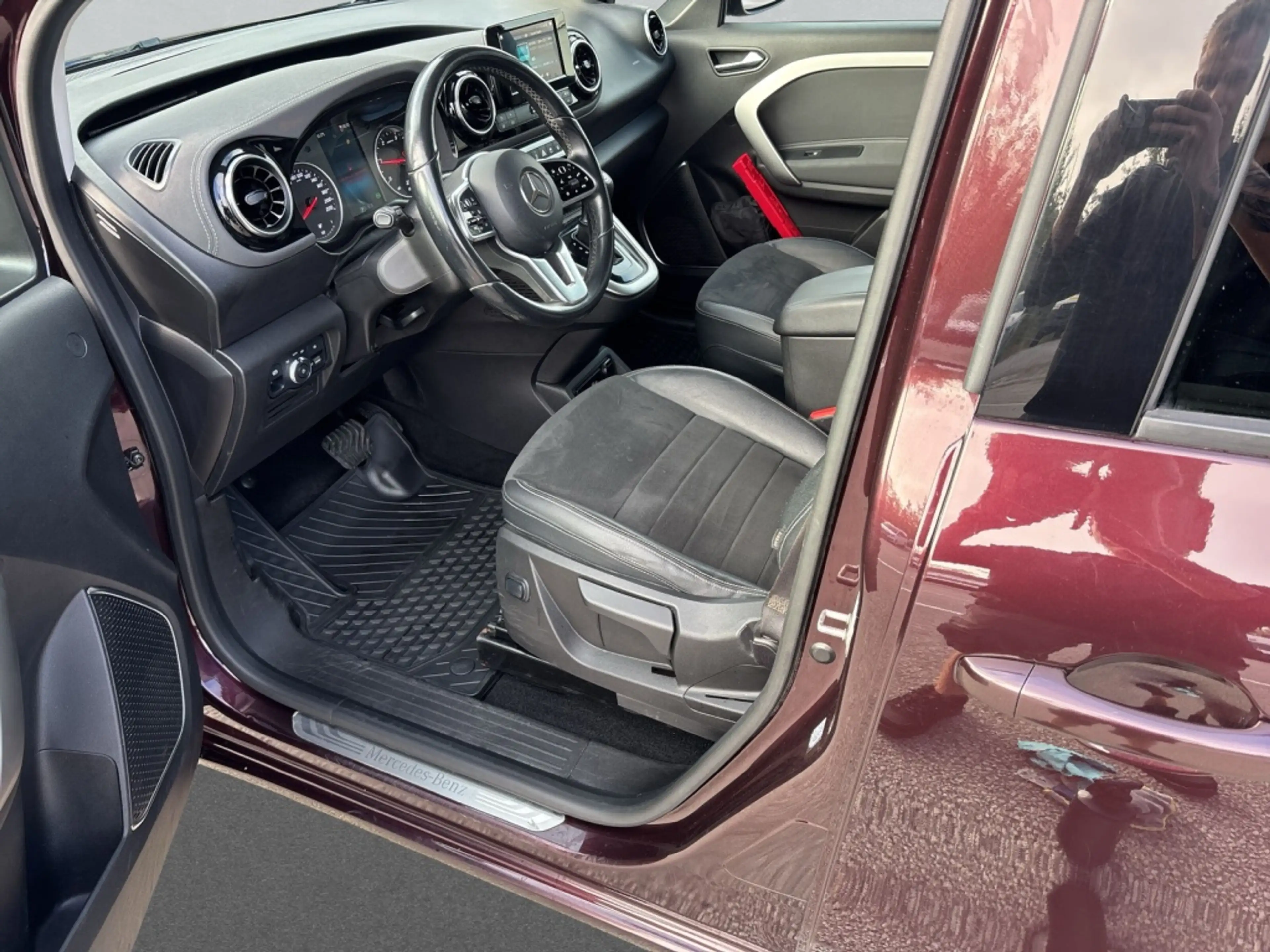 Mercedes-Benz T-Class T 180 d Edition Navi+Kamera+PTS+7G+LED+AHK-Vorr. — photo 8