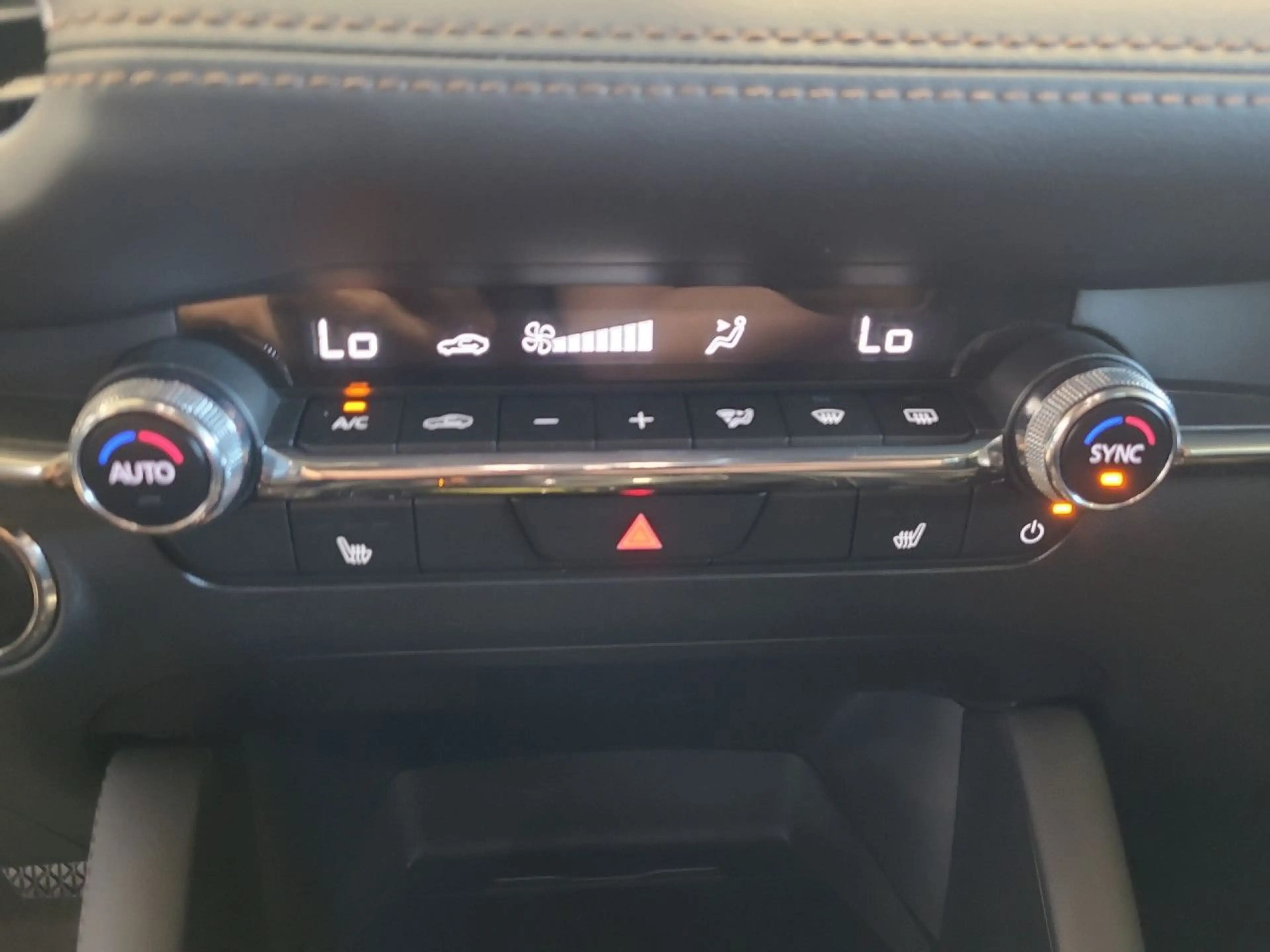 Mazda 3 2.0 SKYACTIV-X Exclusive-Line Automatik Navi LED — photo 21