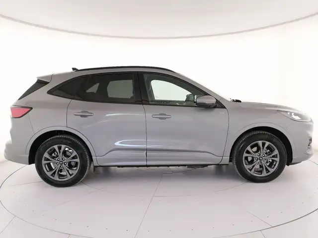 Ford Kuga view 3