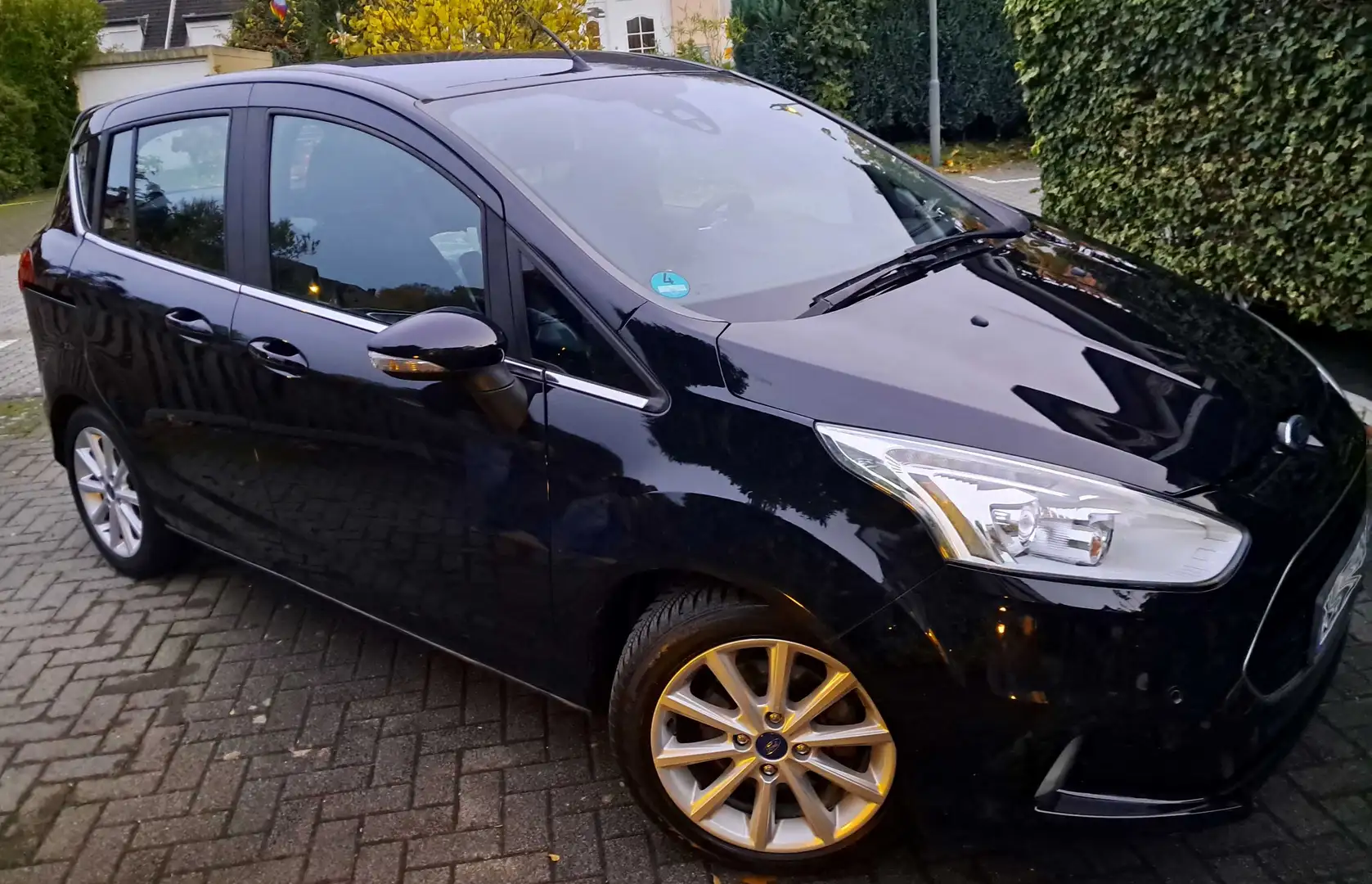 Ford B-Max B-MAX 1.0 EcoBoost Titanium Schwarz - 1